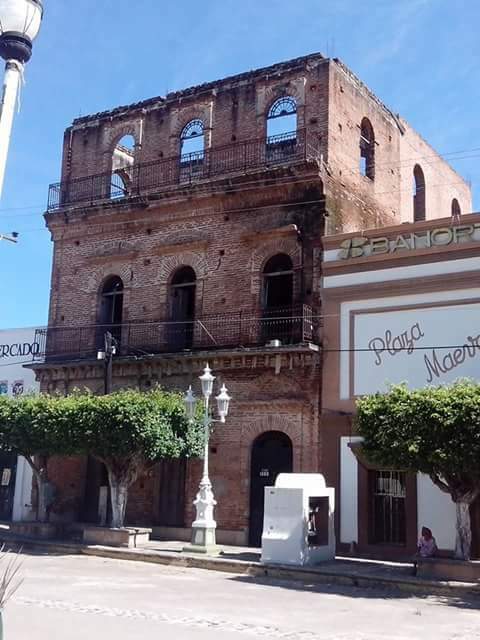 Mariscos El Gallo image 8
