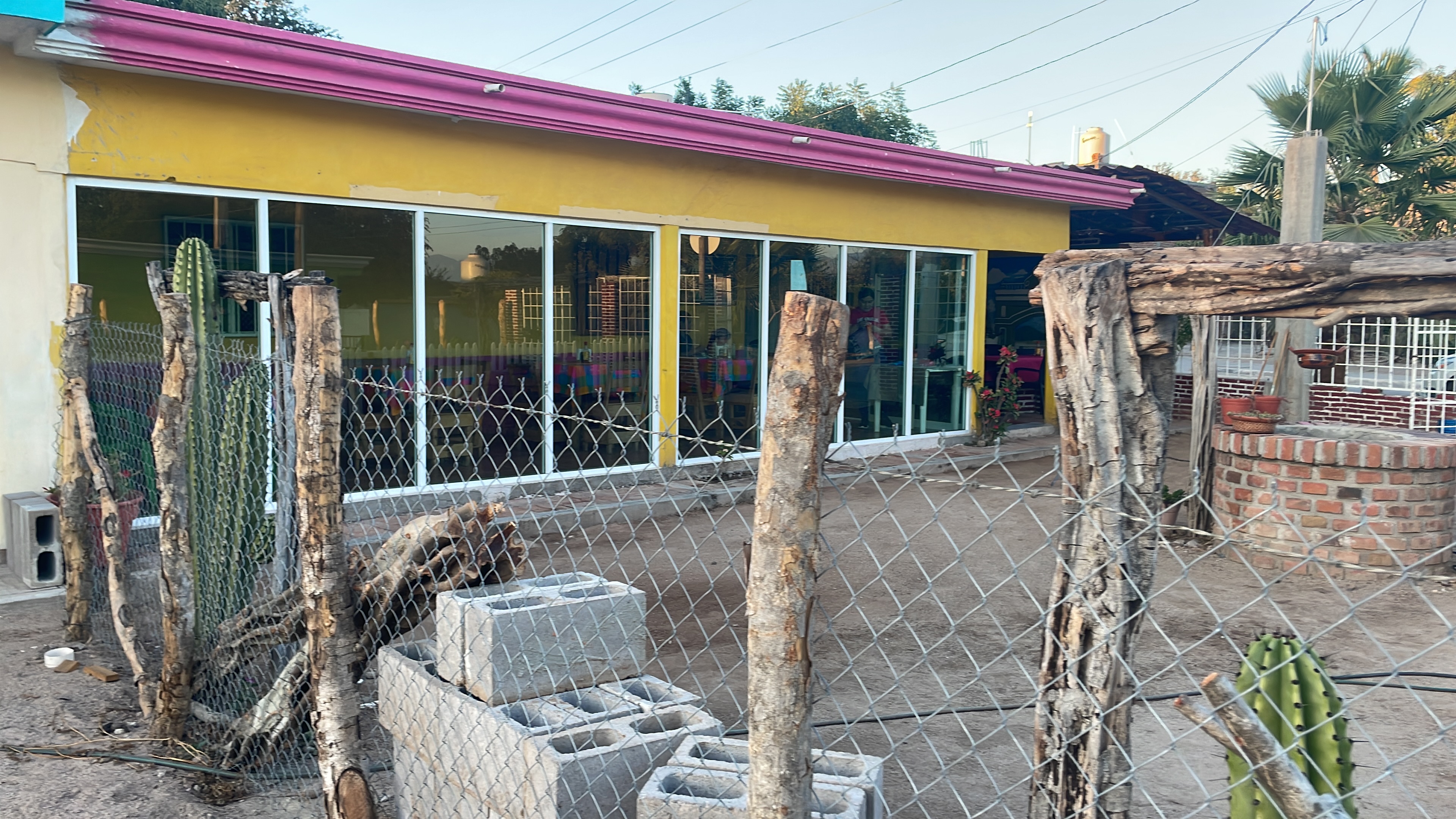 Cenaduria el sazón image 3