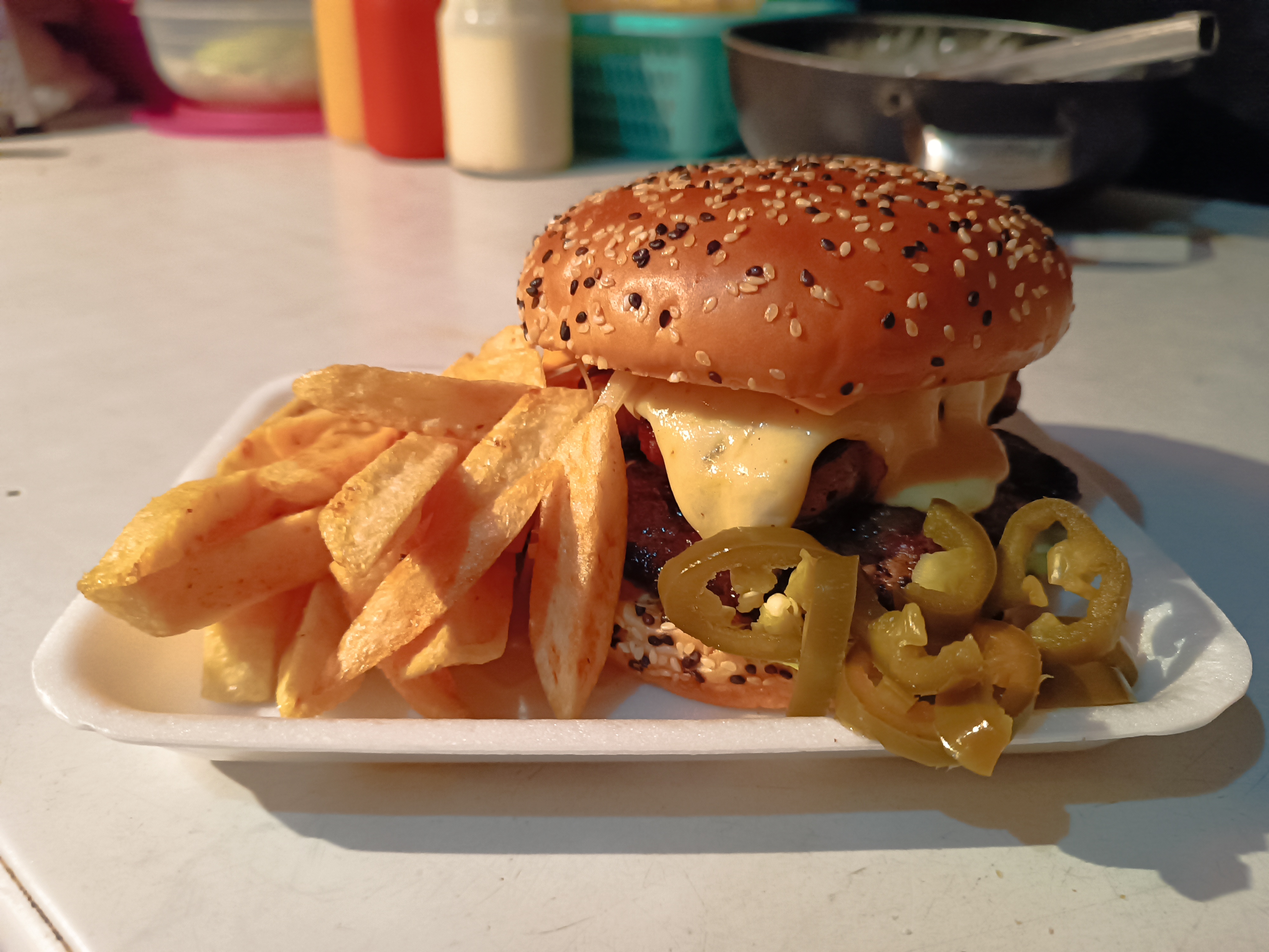 De Los Santos Hot dogs Y Hamburguesas image 2