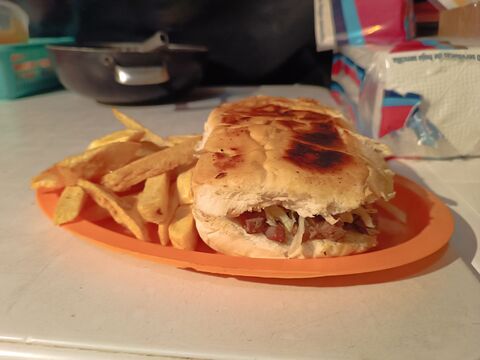 De Los Santos Hot dogs Y Hamburguesas image 3