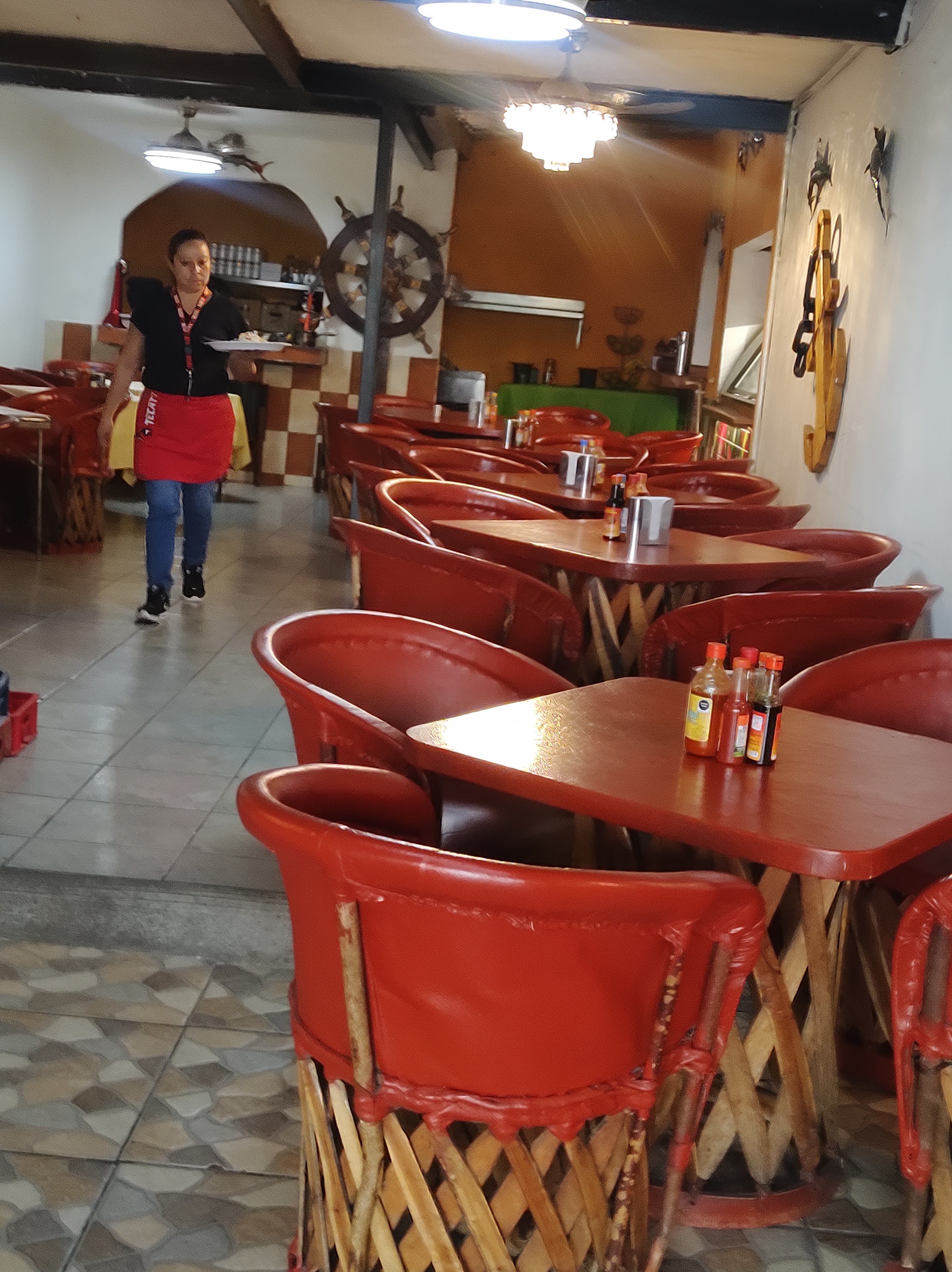 Mariscos El "Famoso" Y "Mary" image 6