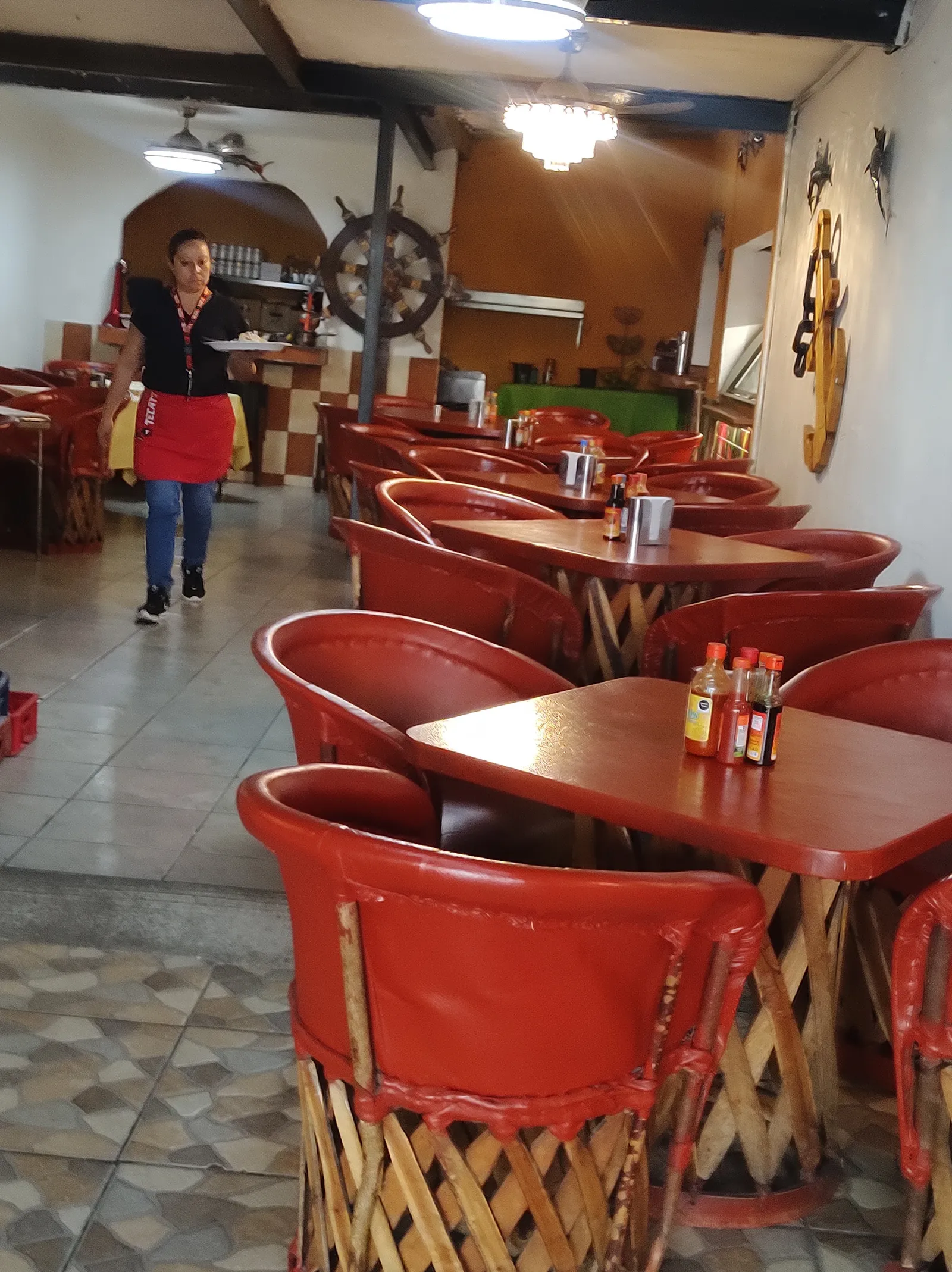 Mariscos El "Famoso" Y "Mary" image 6