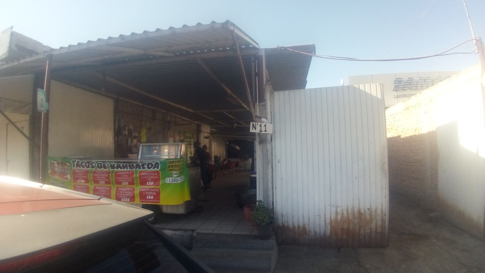 Tacos de barbacoa los monkikis image 2