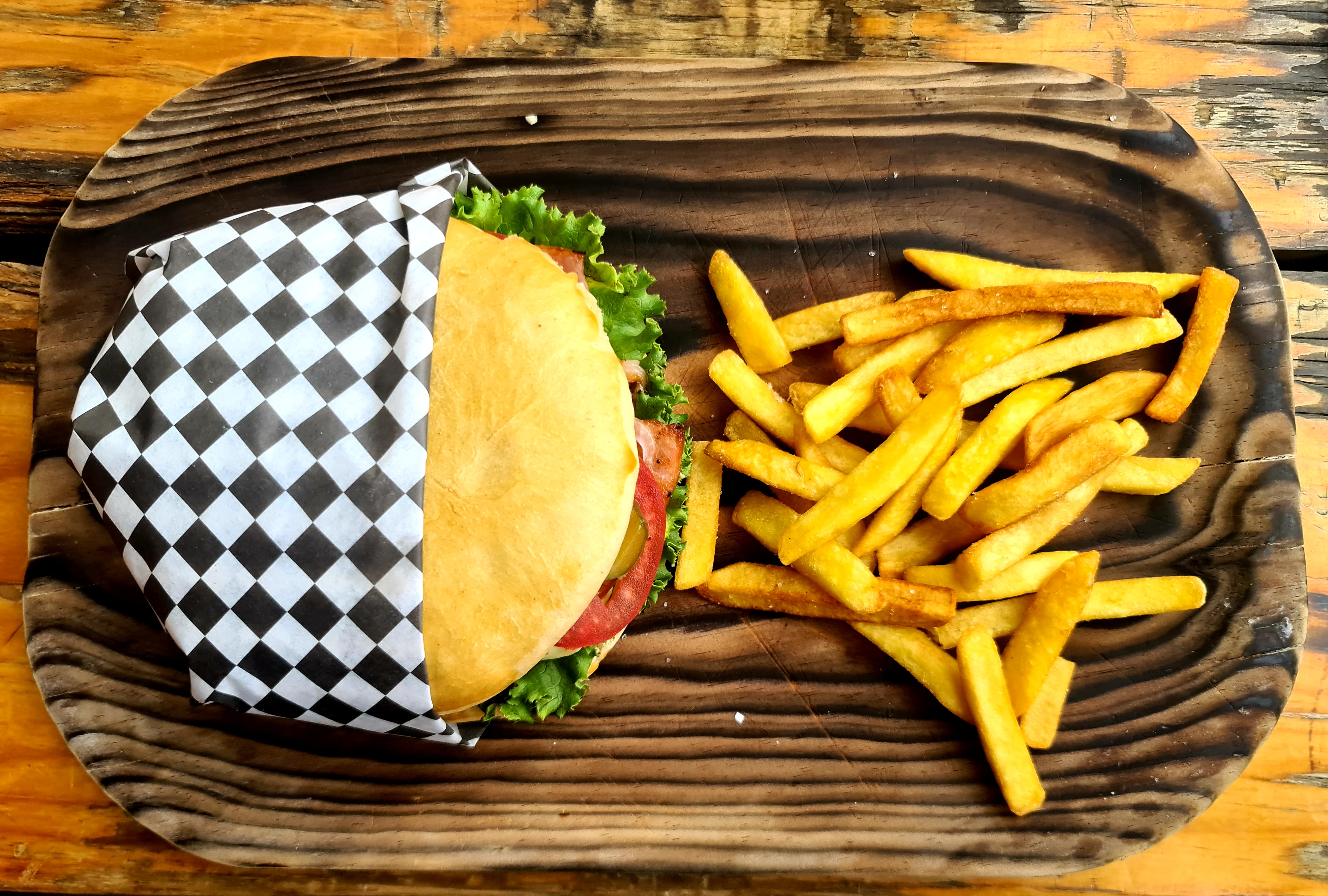 Moonster Saloon image 4