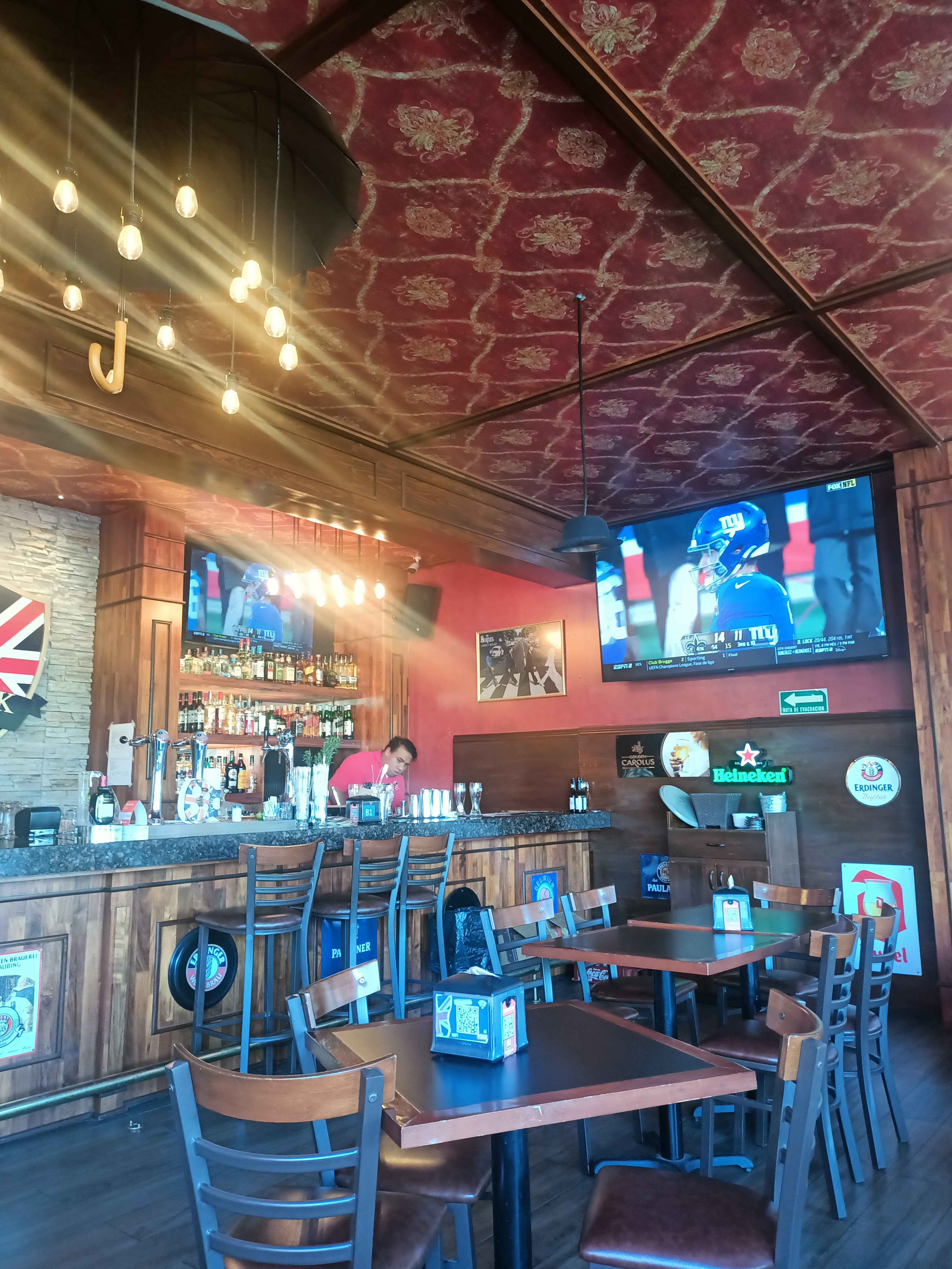 York Pub Oaxaca image 1