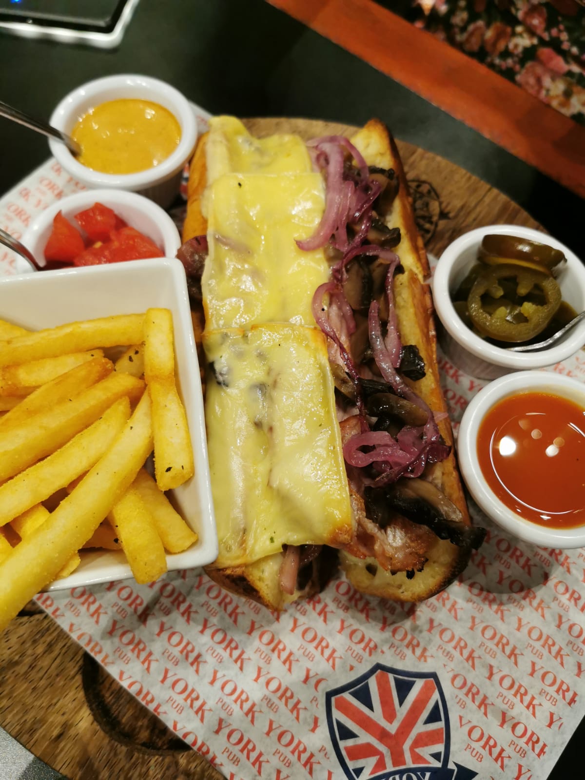 York Pub Oaxaca image 3