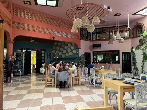 El Buen Puerto Restaurante image 1