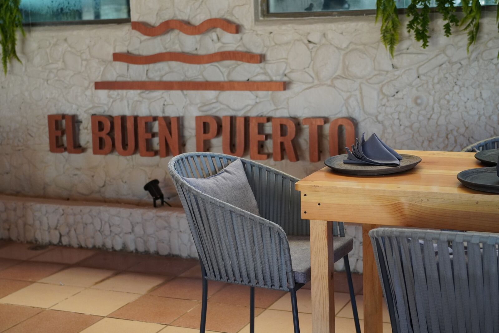 El Buen Puerto Restaurante image 9