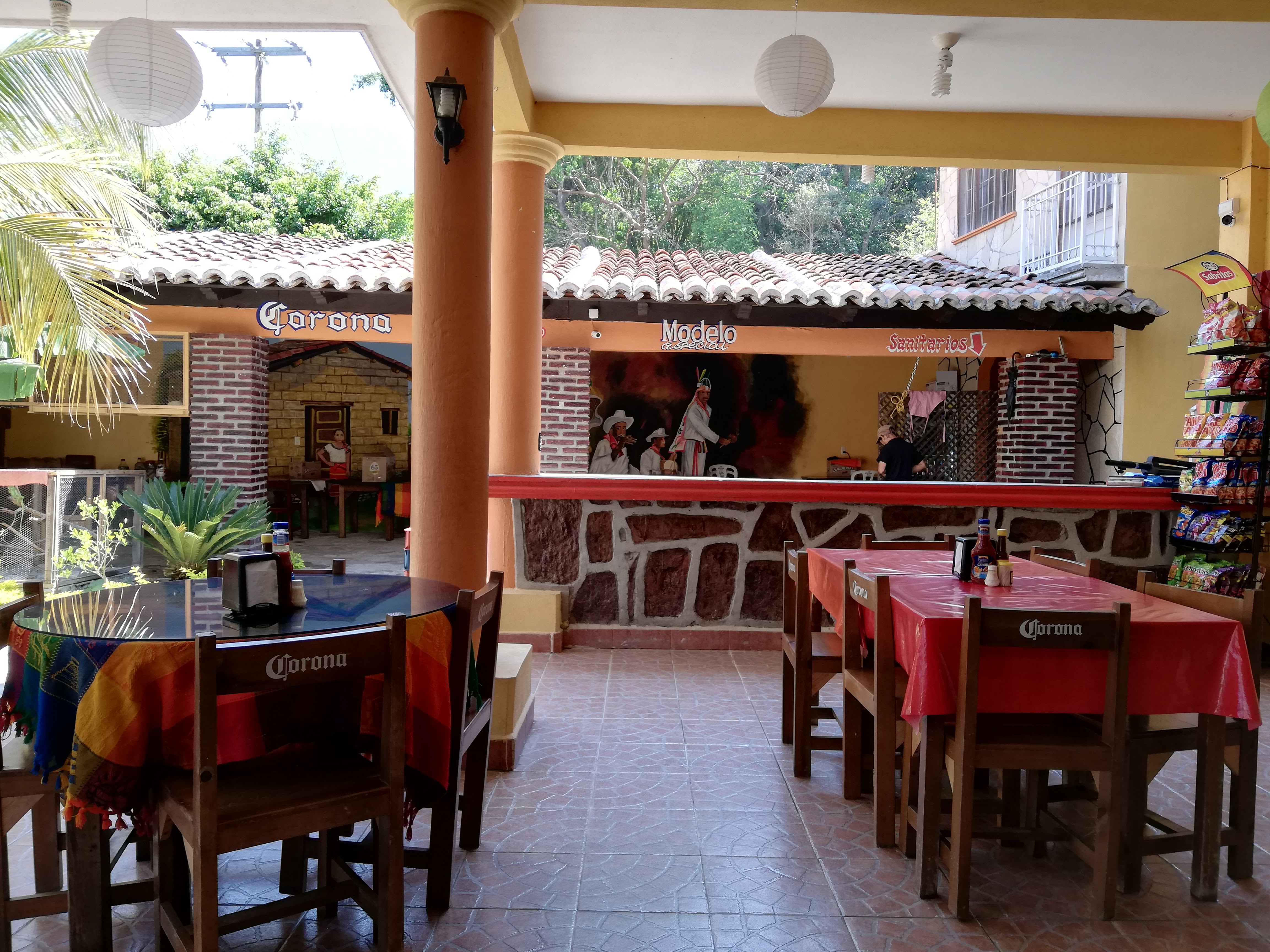 Cocteleria Y Marisqueria El Cangrejito image 1