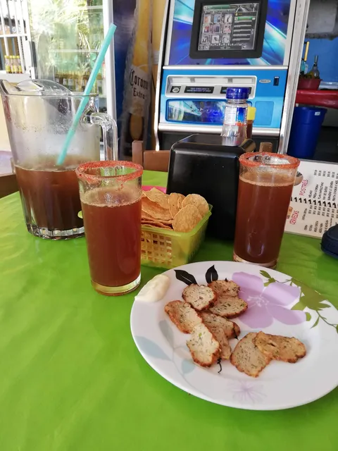Cocteleria Y Marisqueria El Cangrejito image 2