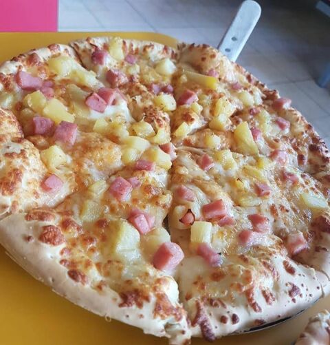 Velasco's pizza image 4