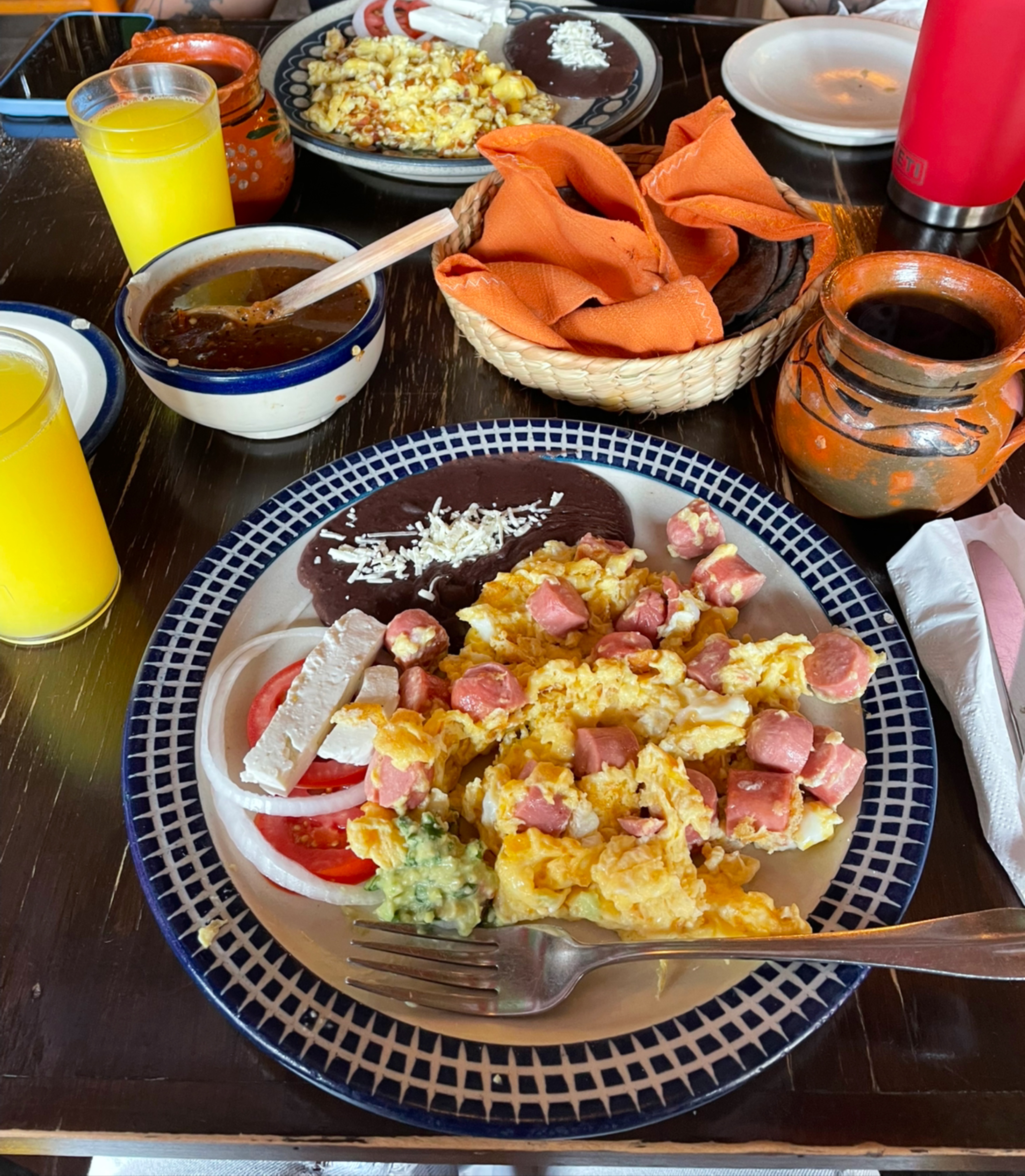 Los Colorines image 5