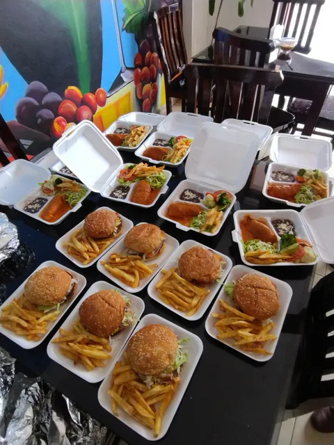 "Comedor Lore* image 1