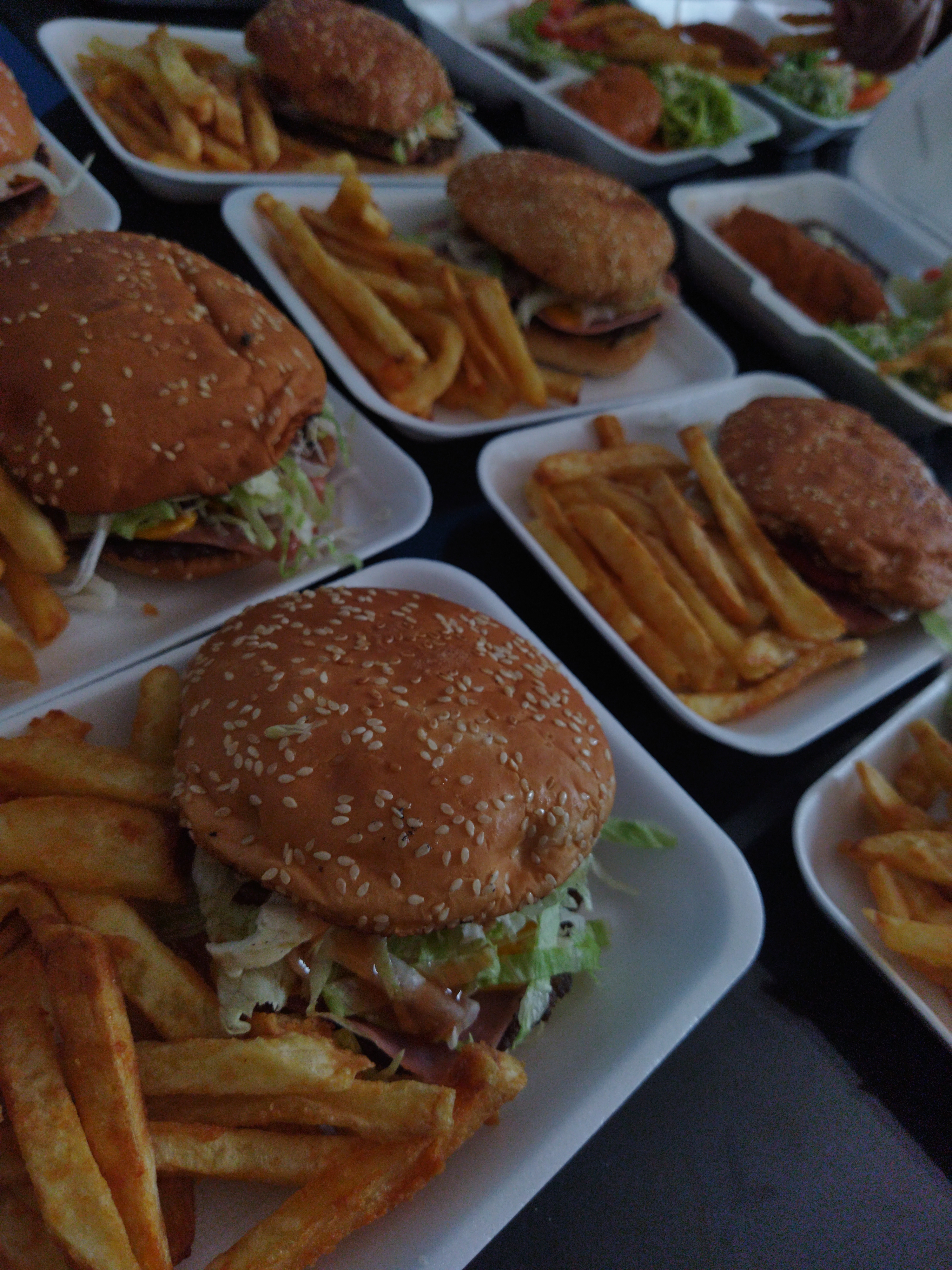 "Comedor Lore* image 5