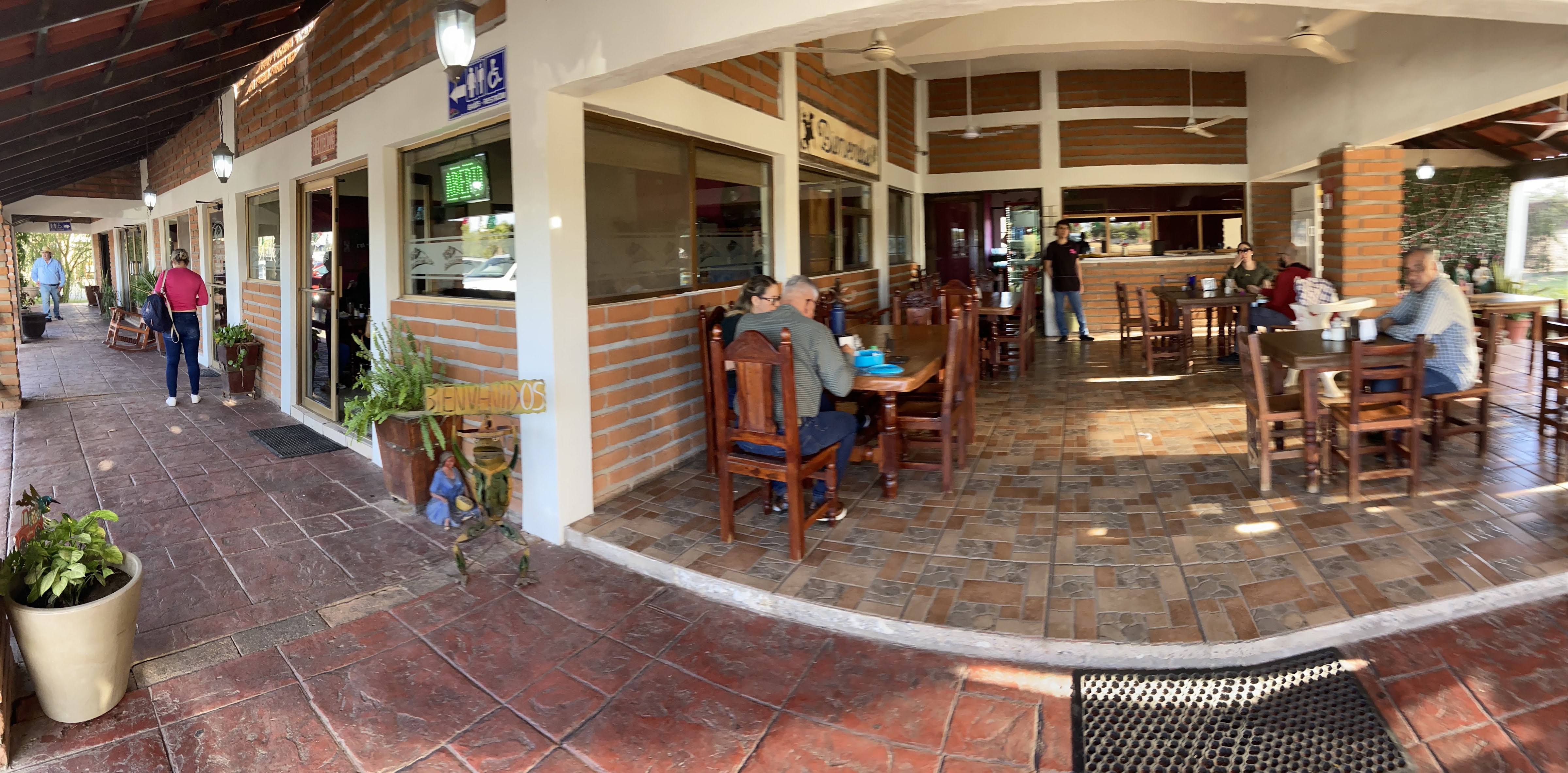 Las Bugambilias image 1