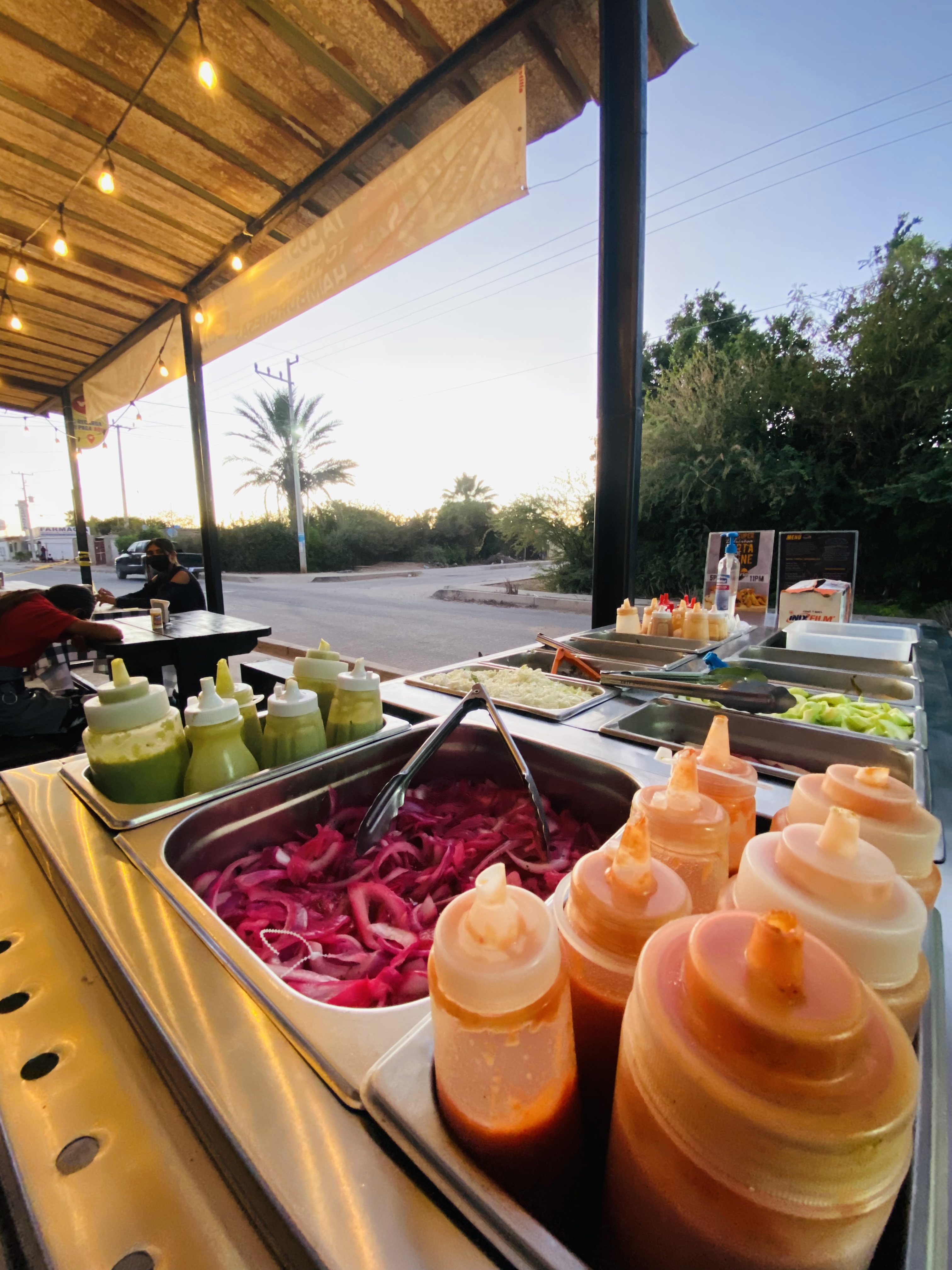 Mini Super Emmanuel Y Taqueria image 2