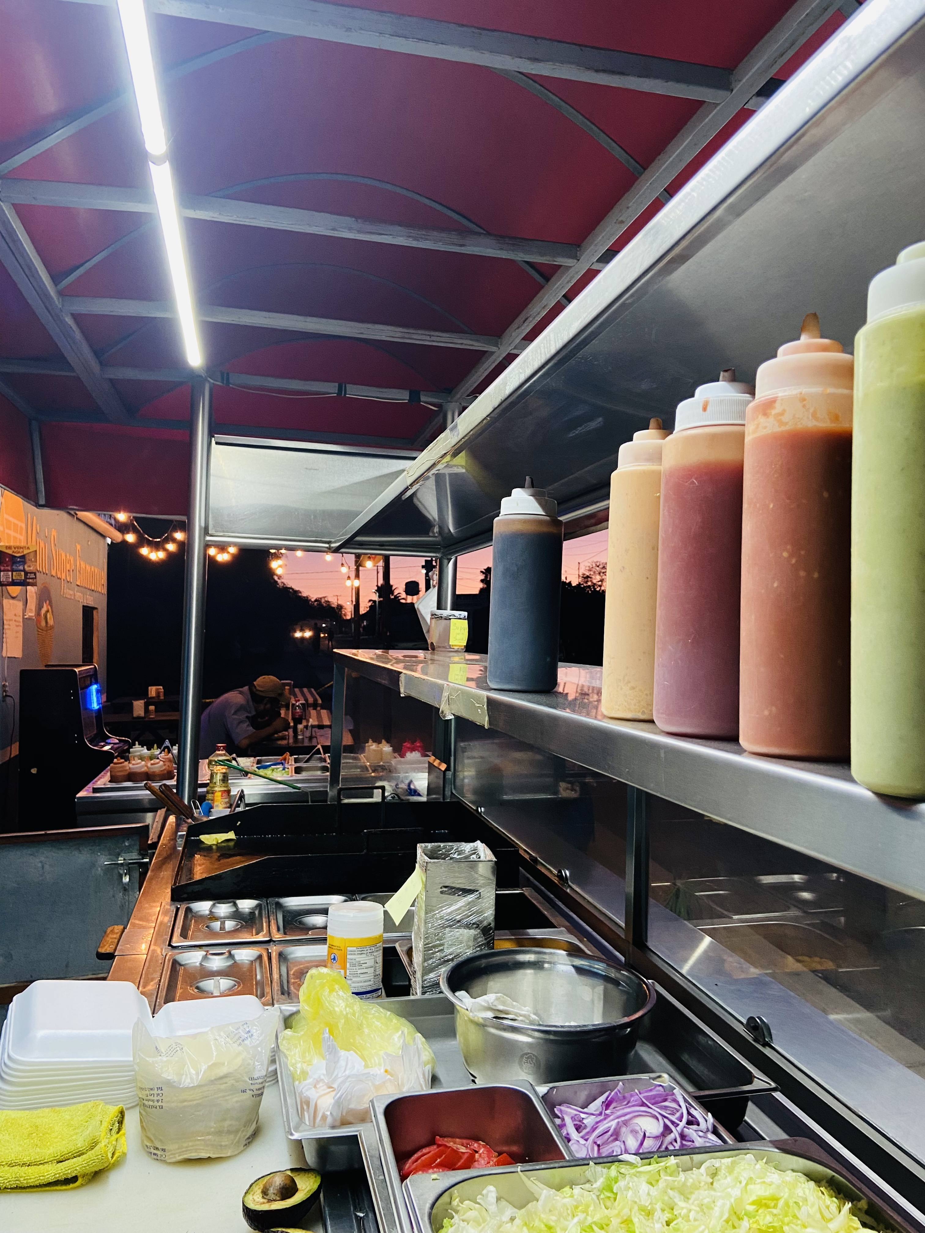 Mini Super Emmanuel Y Taqueria image 8