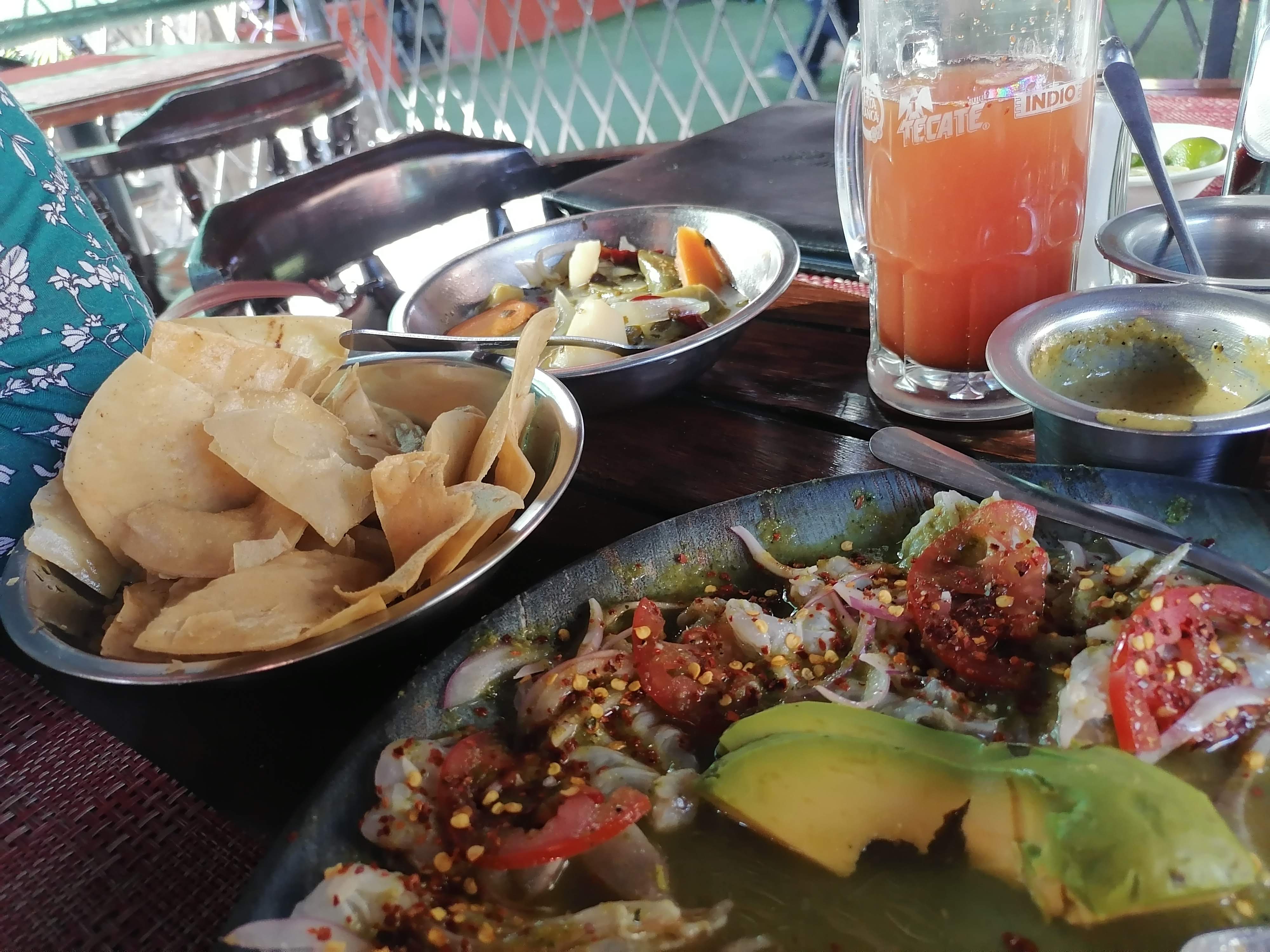 Arthur's de León image 3