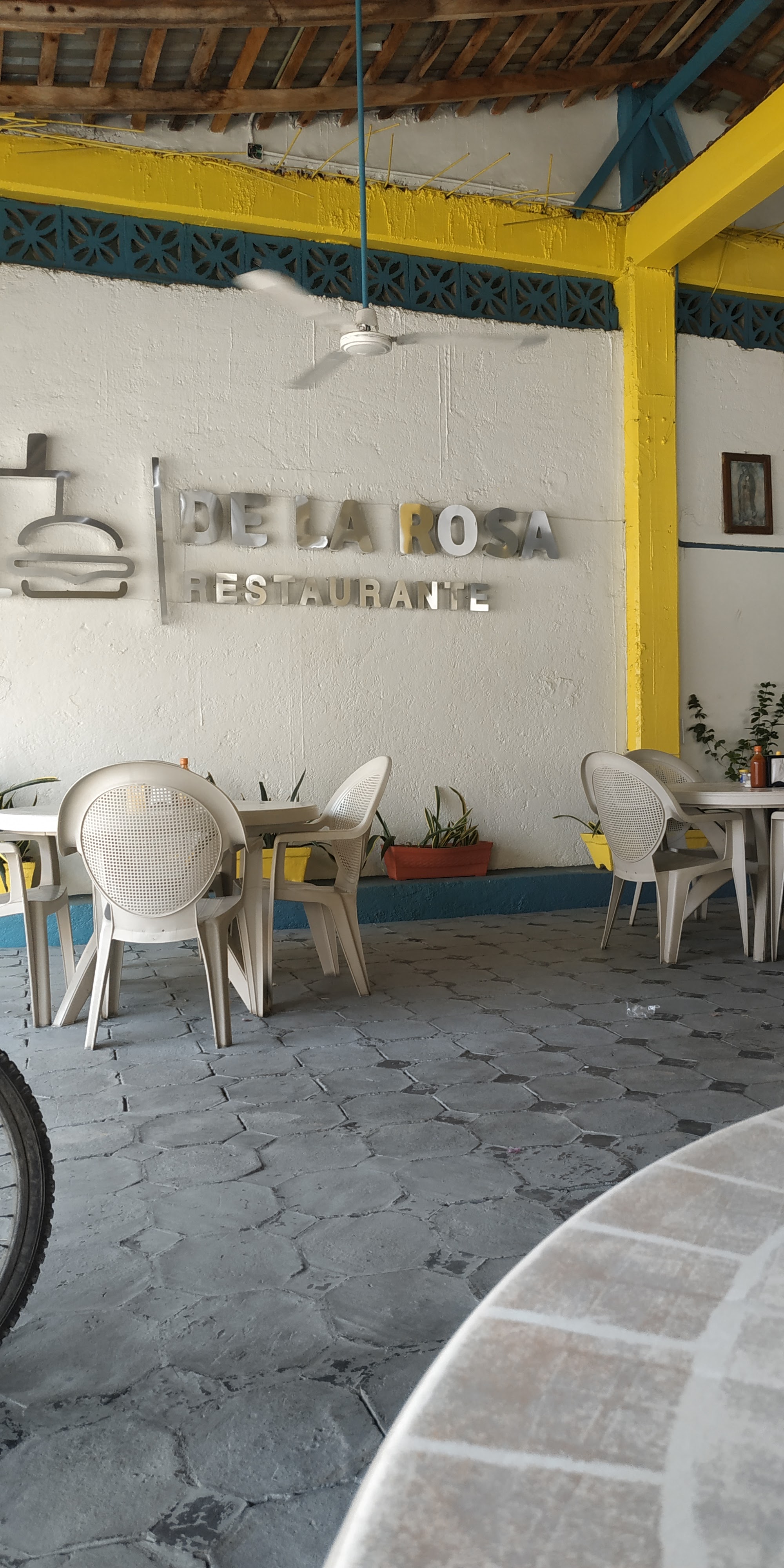 RESTAURANTE, DE LA ROSA RICA BURGUER image 7