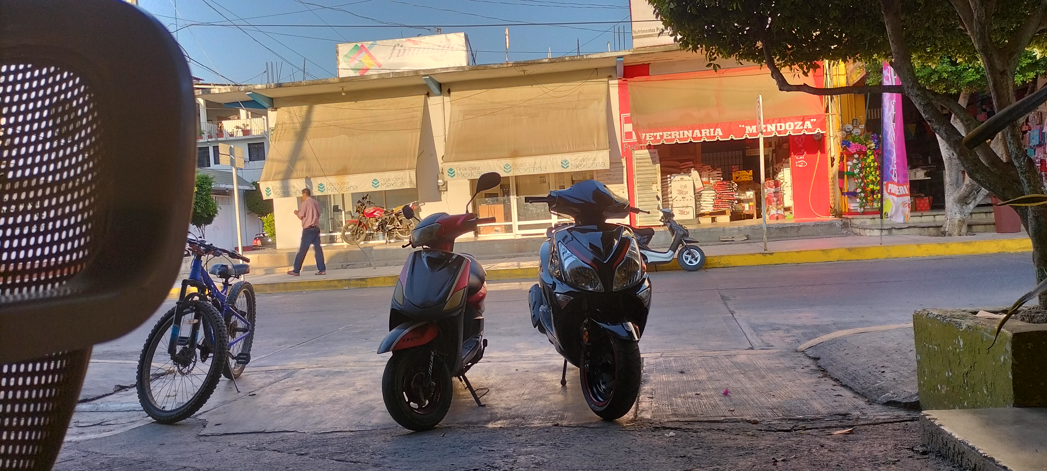 RESTAURANTE, DE LA ROSA RICA BURGUER image 9