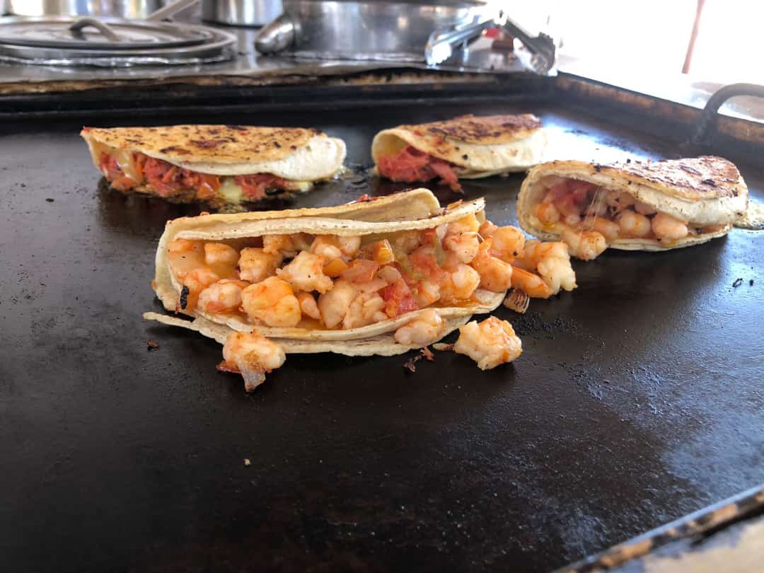 Mariscos "La Carretita" Aqui es con Regino image 1