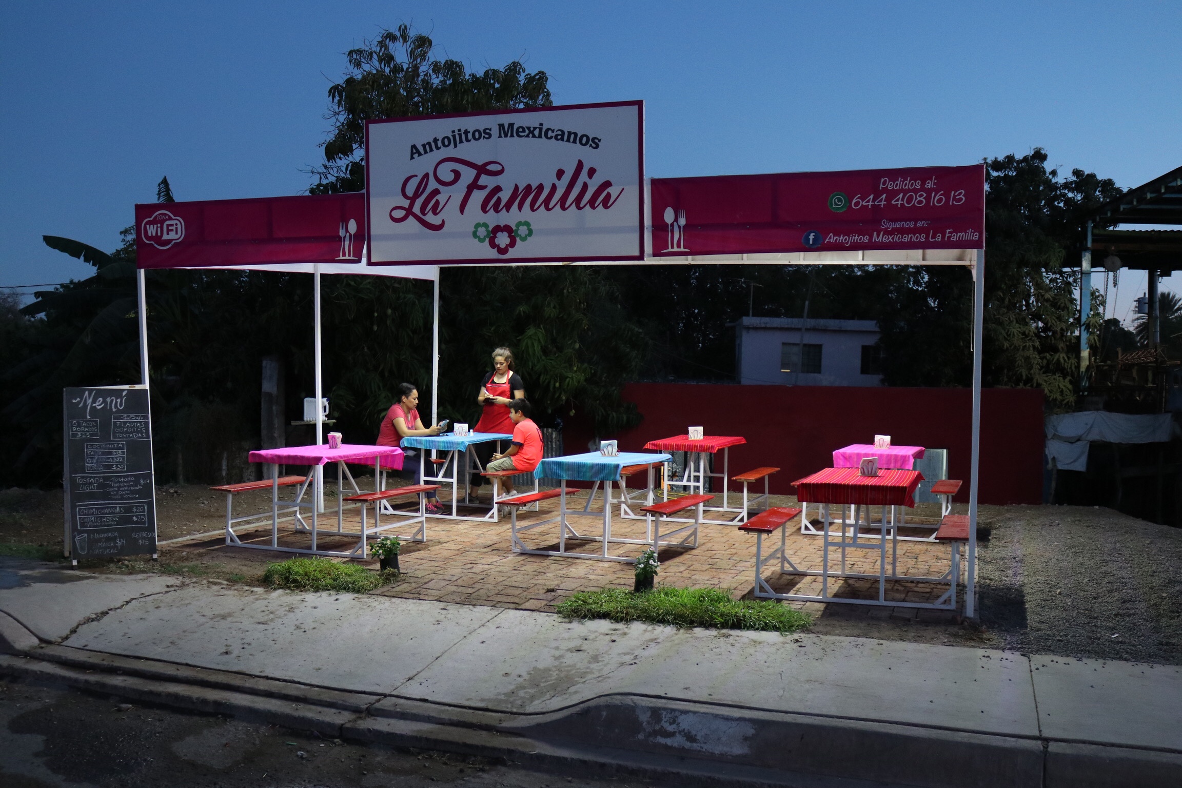 Antojitos Mexicanos La Familia image 1