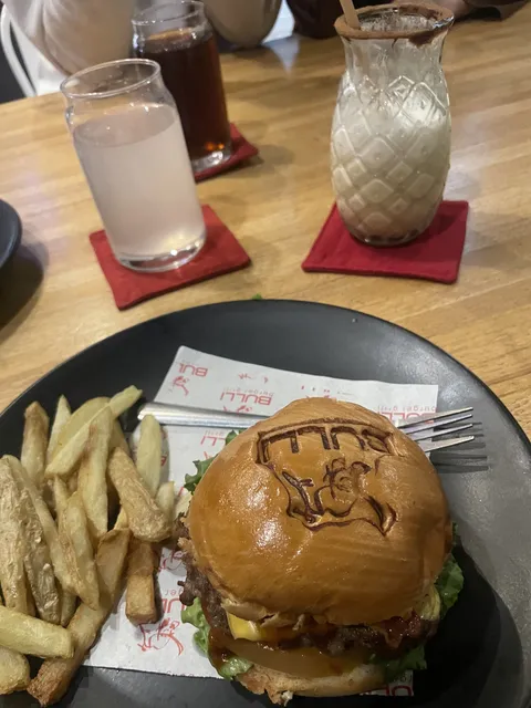 Bulli Burger Grill image 3