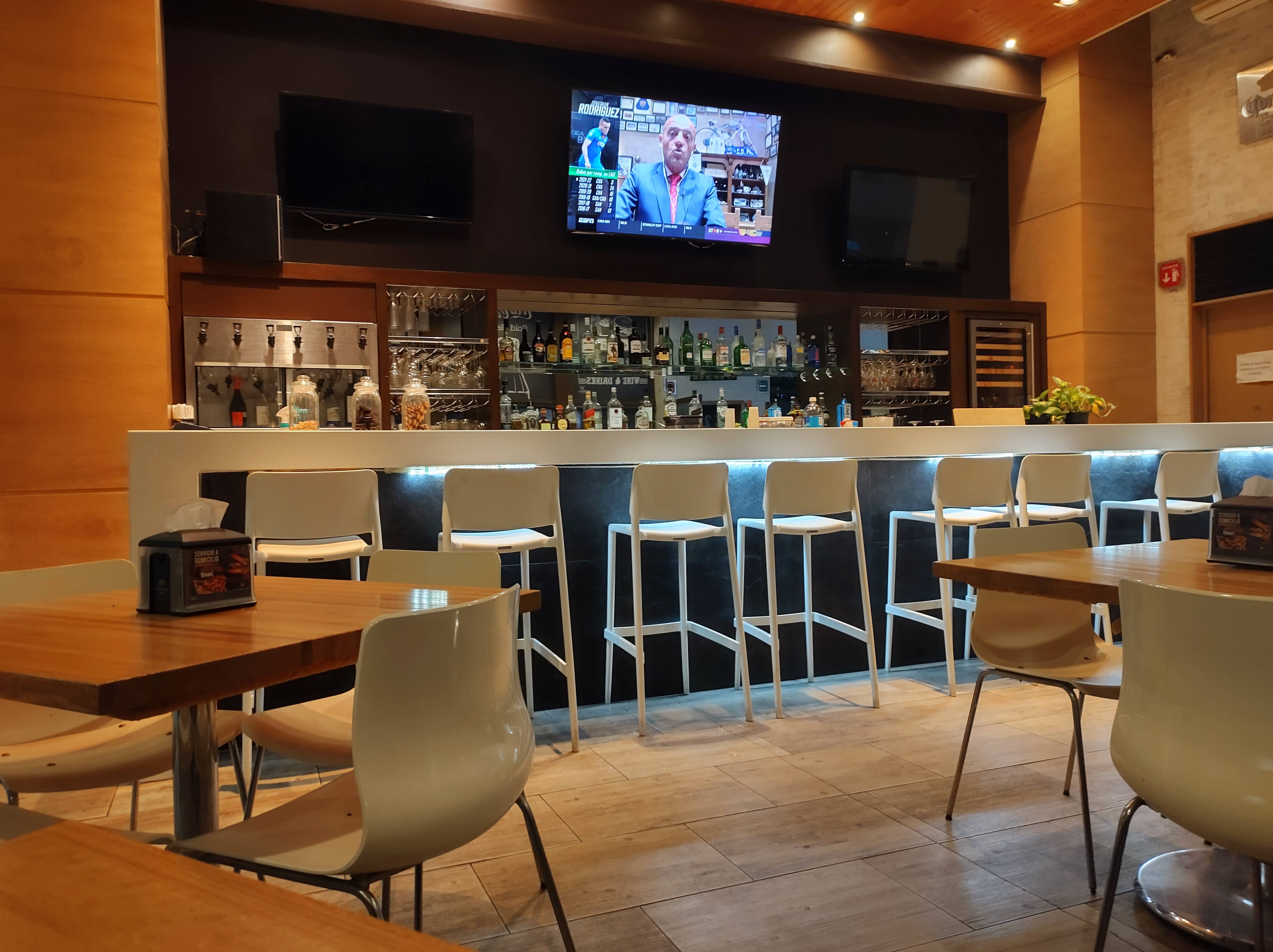 Bulli Burger Grill image 6