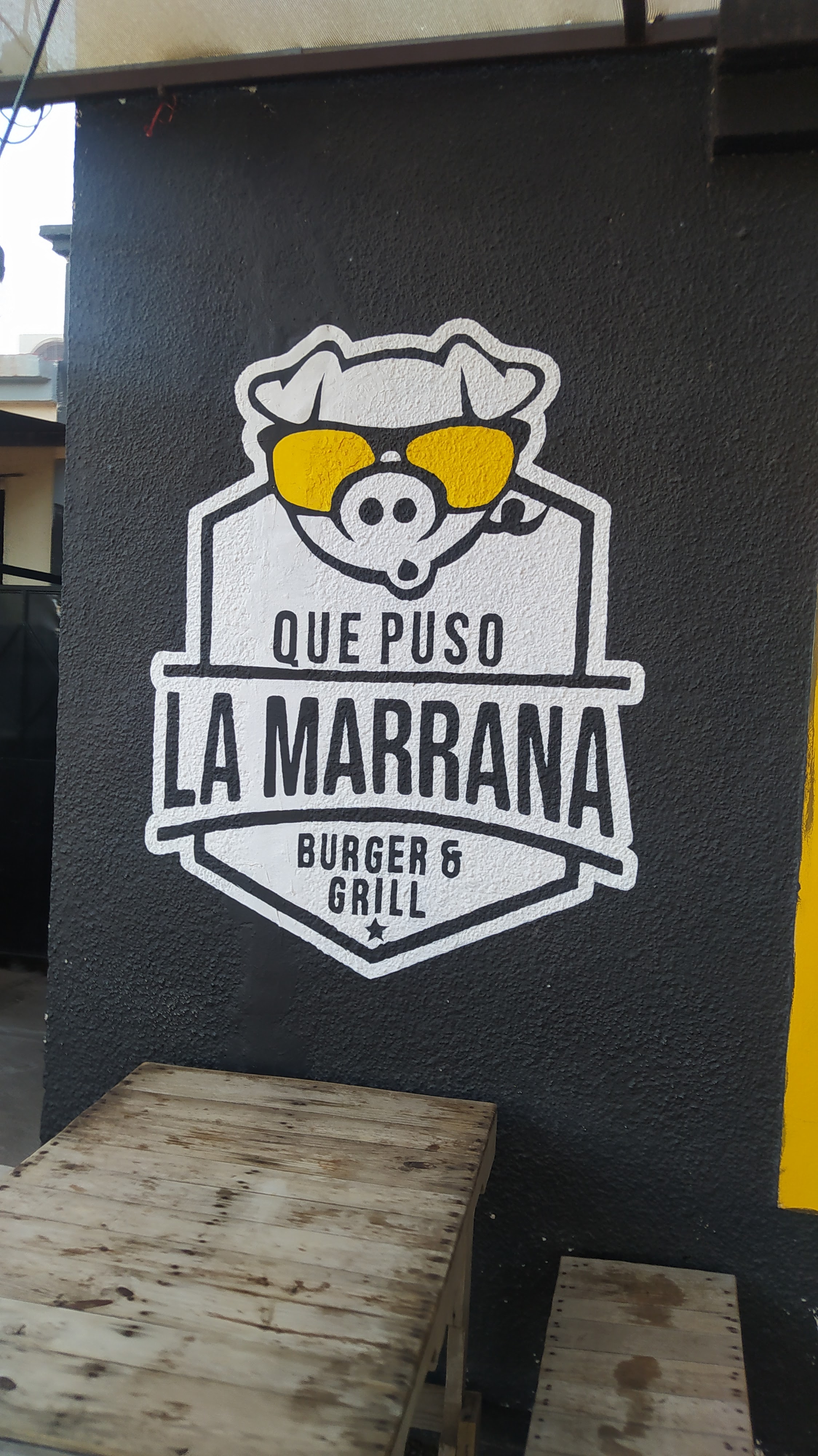 Qué Puso La Marrana Burger & Grill image 9