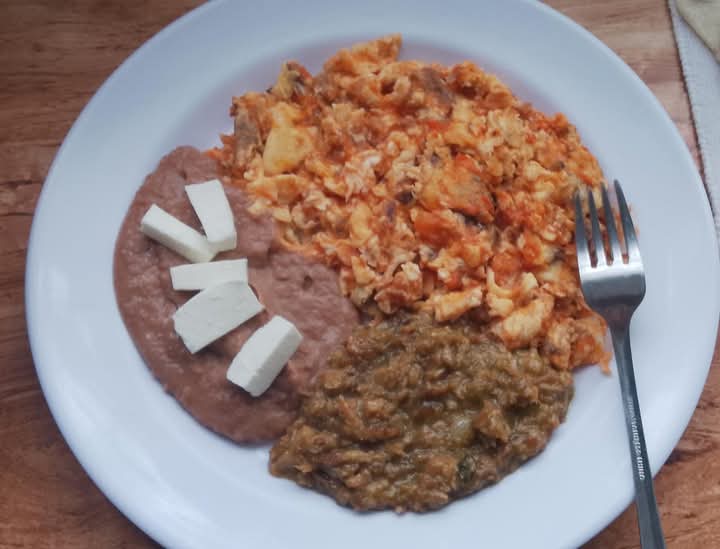 Tacos Mañaneros Juliáncito El Potrillo Y Menudo El Potro image 7