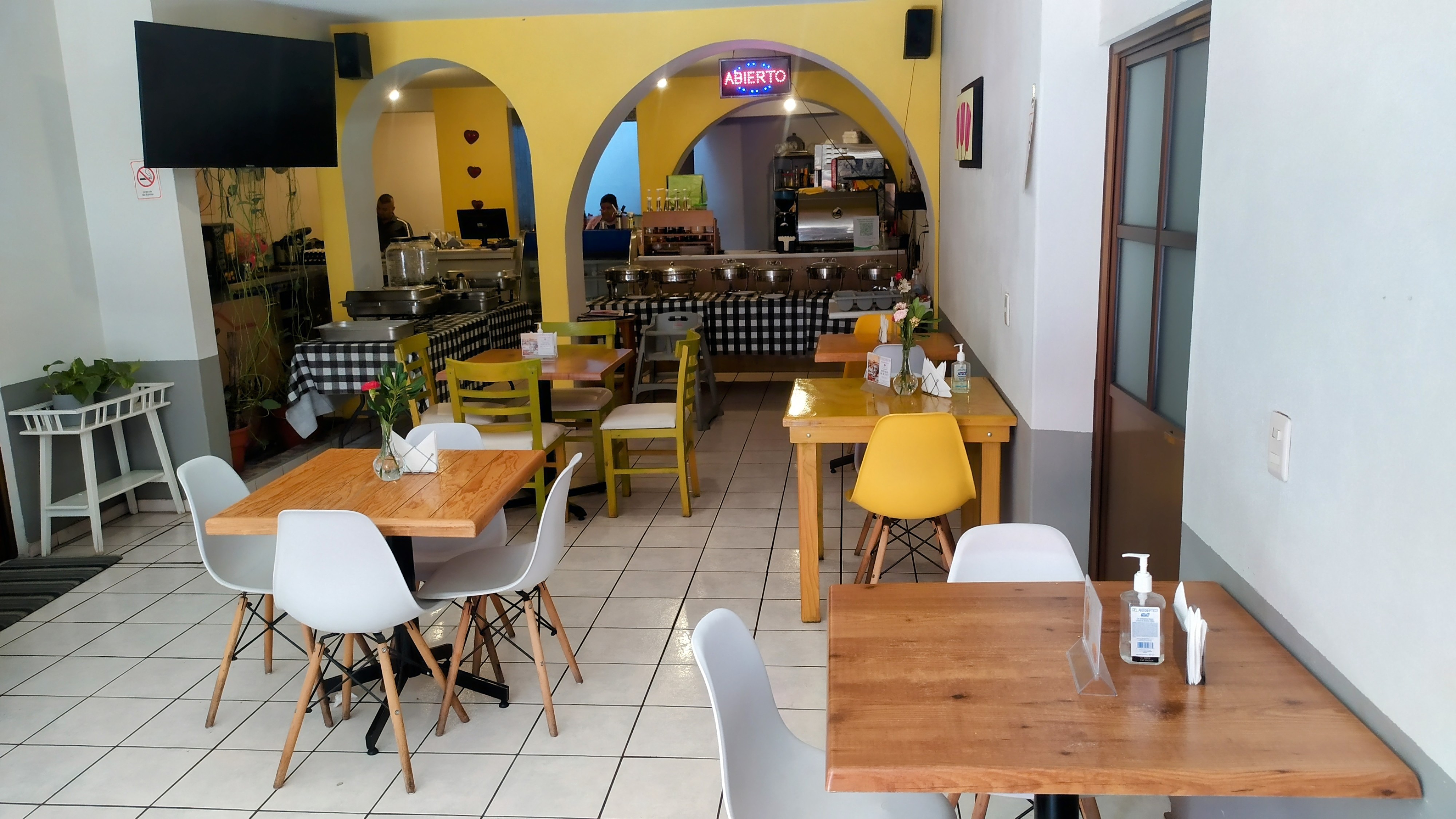 Teodoro Comedor image 1