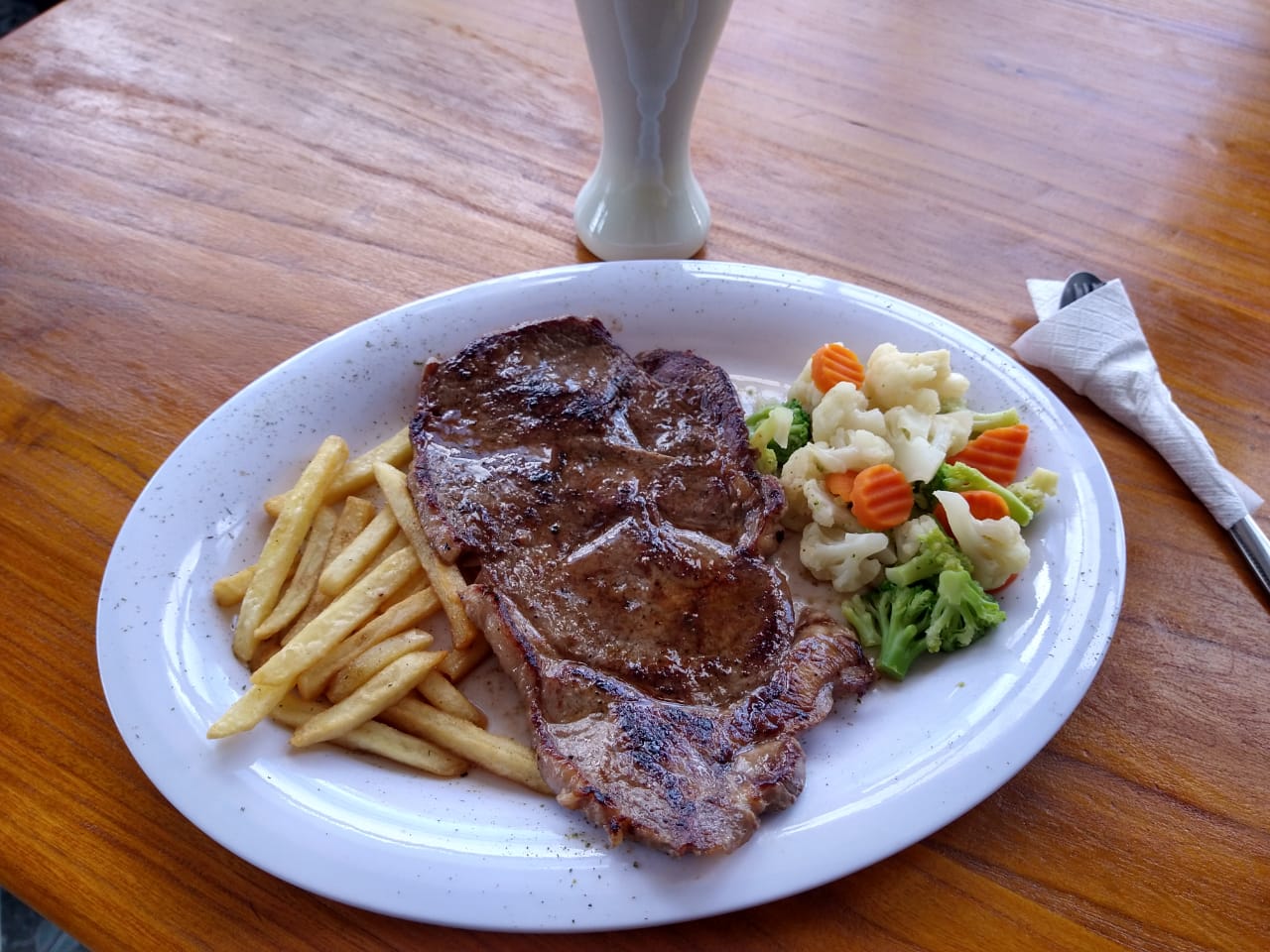 Pompeyo'S Pizza image 2