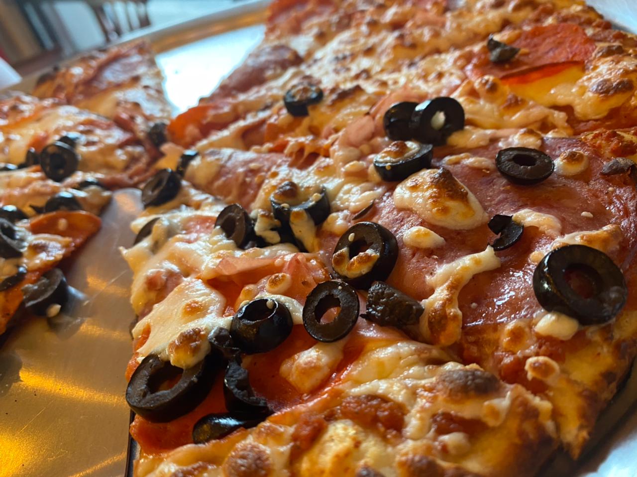 Pompeyo'S Pizza image 5