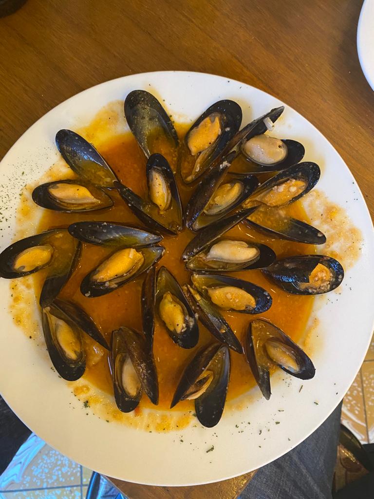 Pompeyo'S Pizza image 7