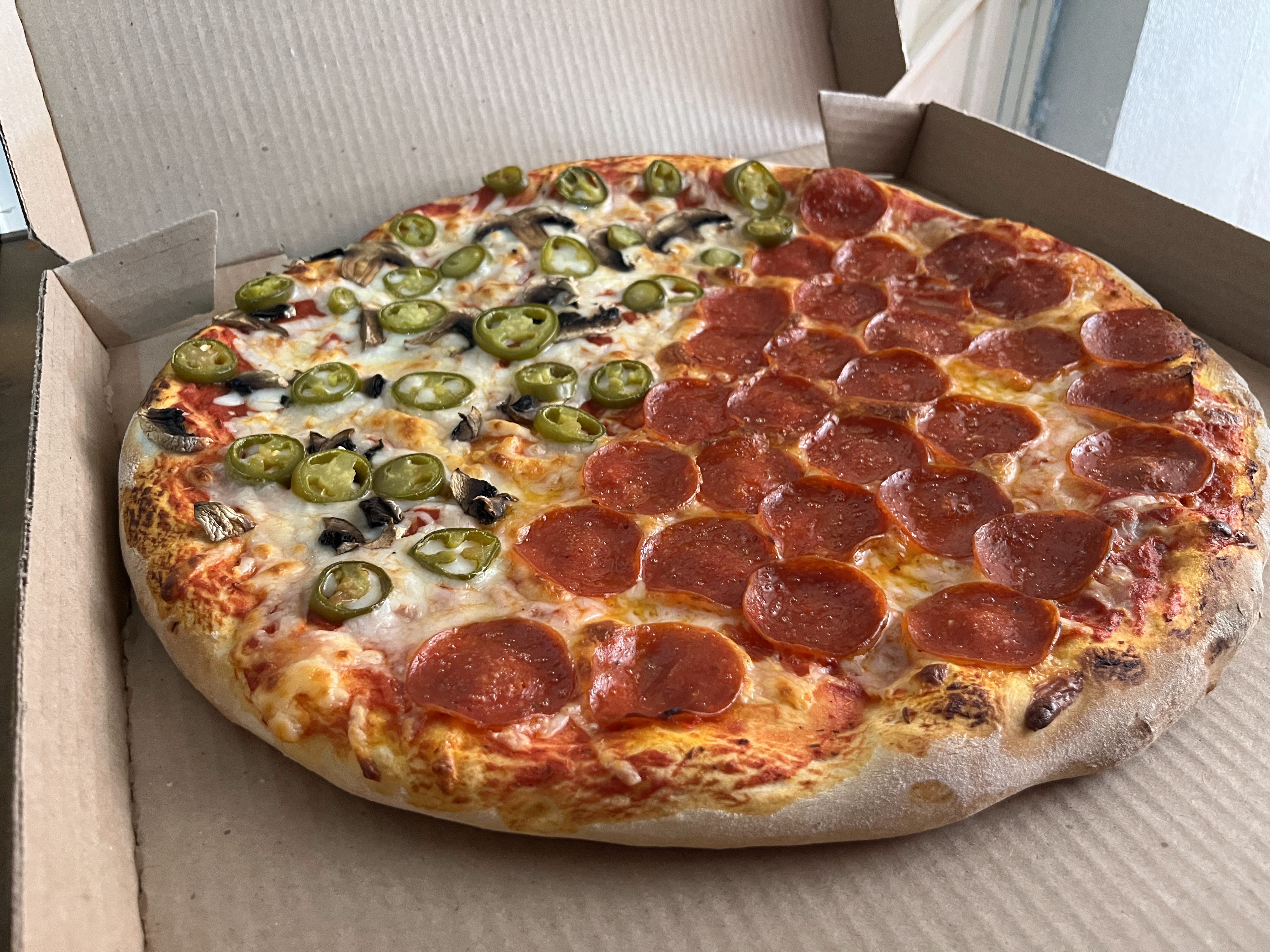 The chino's Lab image 2