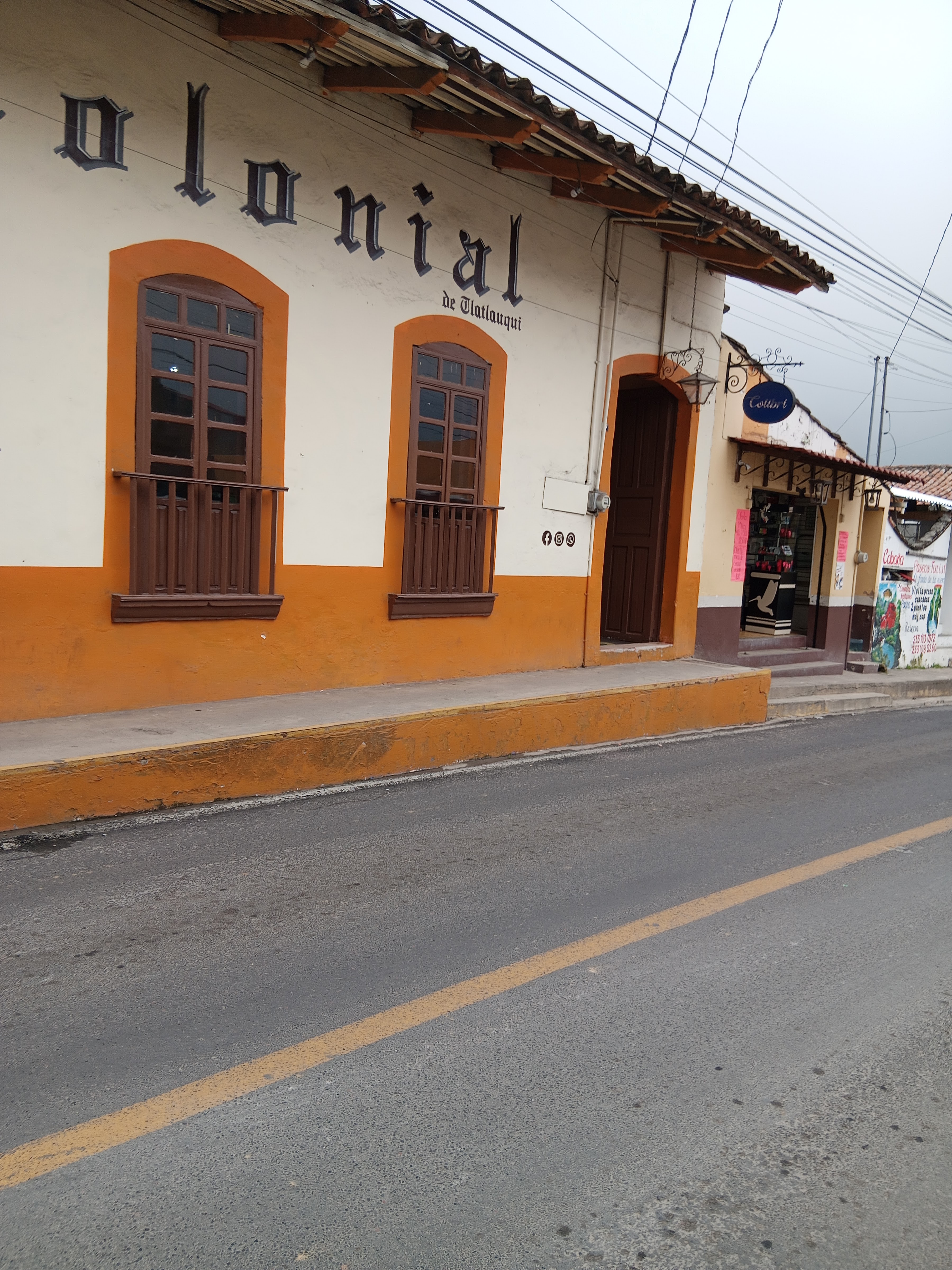 Café Colonial image 4