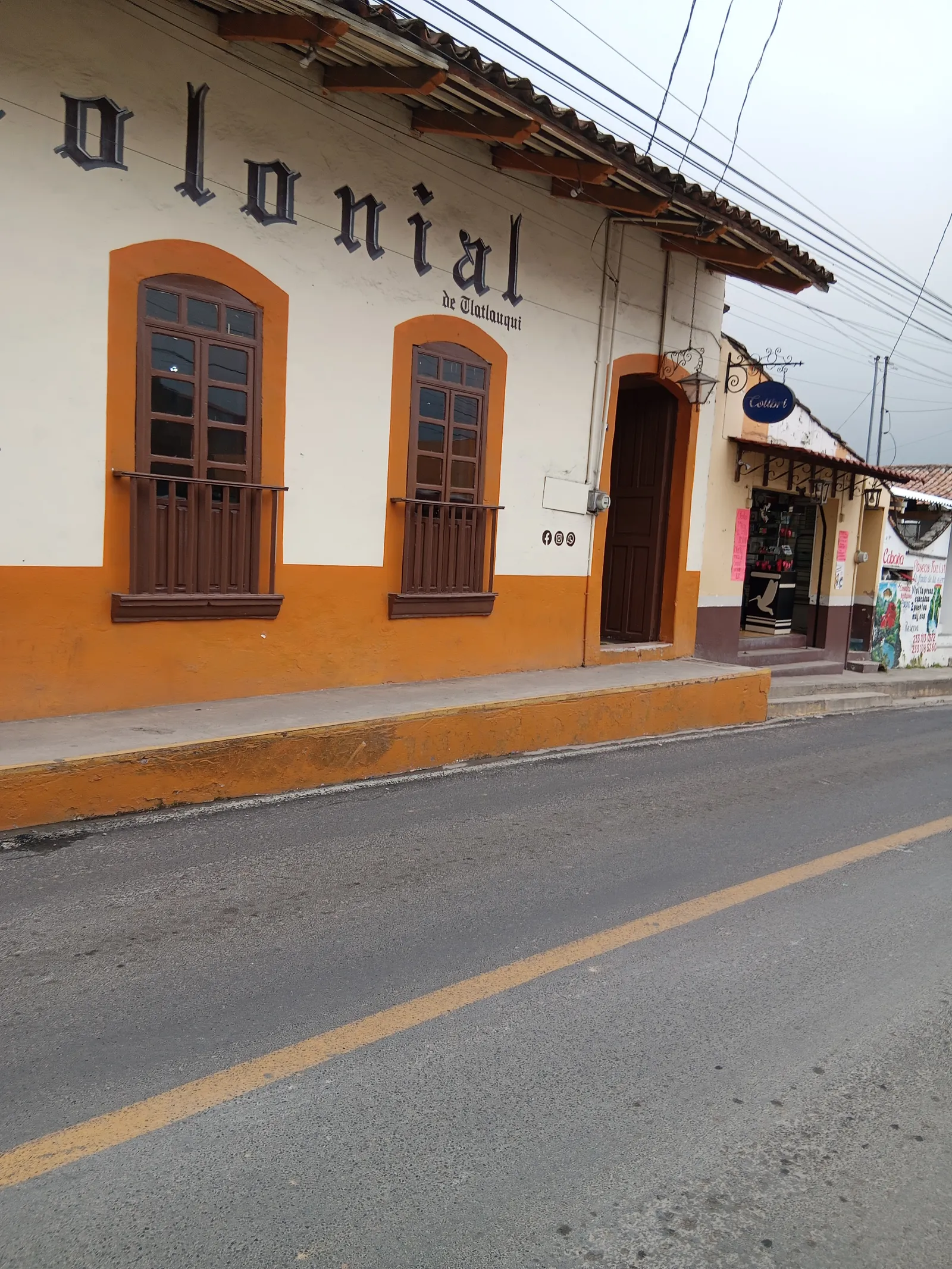 Café Colonial image 4