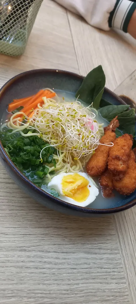 Morimori sushi & ramen image 4