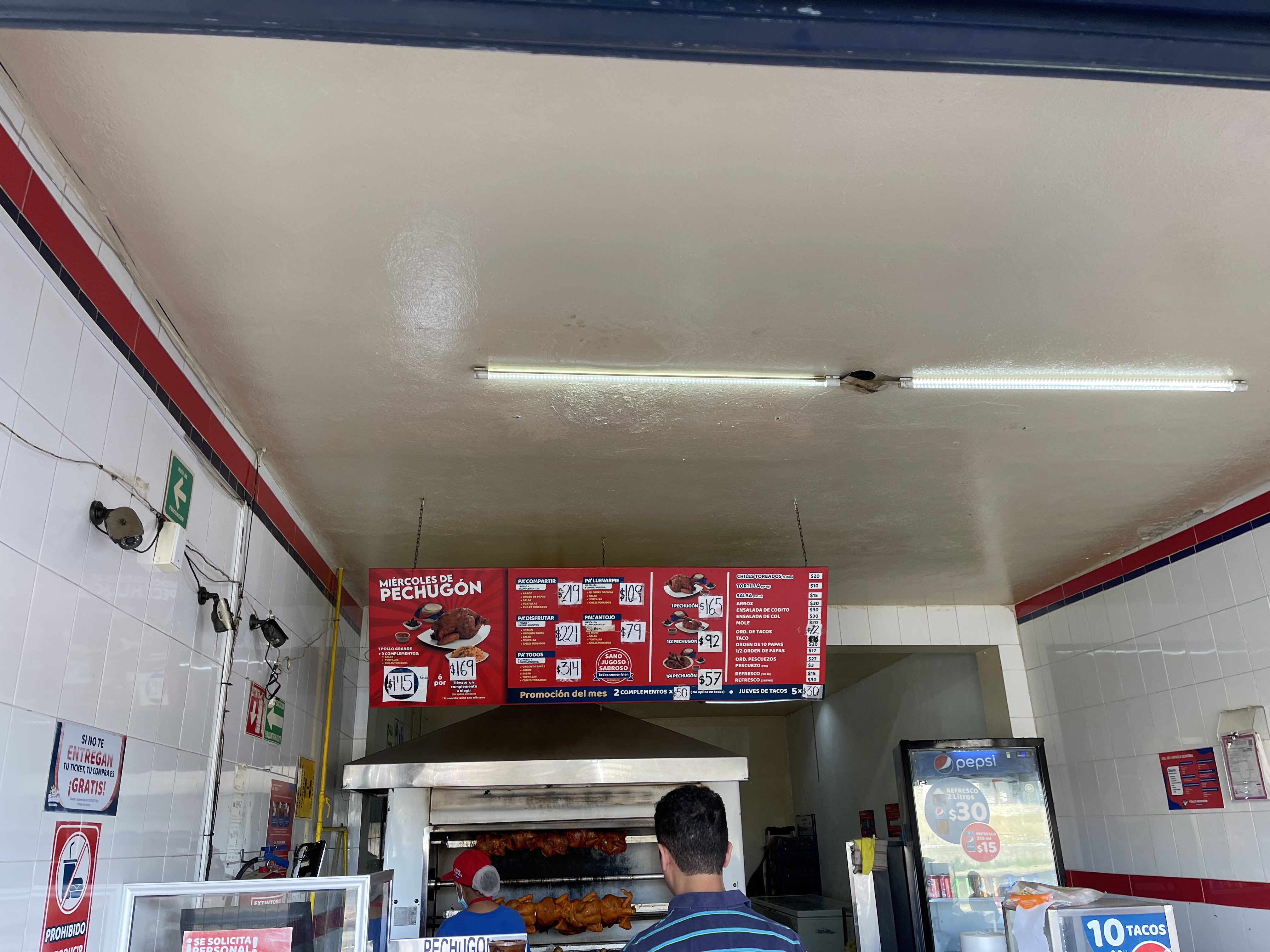 ROSTICERIA EL PECHUGON image 4