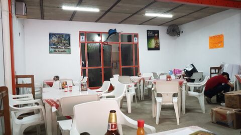 RESTAURANTE FAMILIAR MARISCOS PARRAS image 1