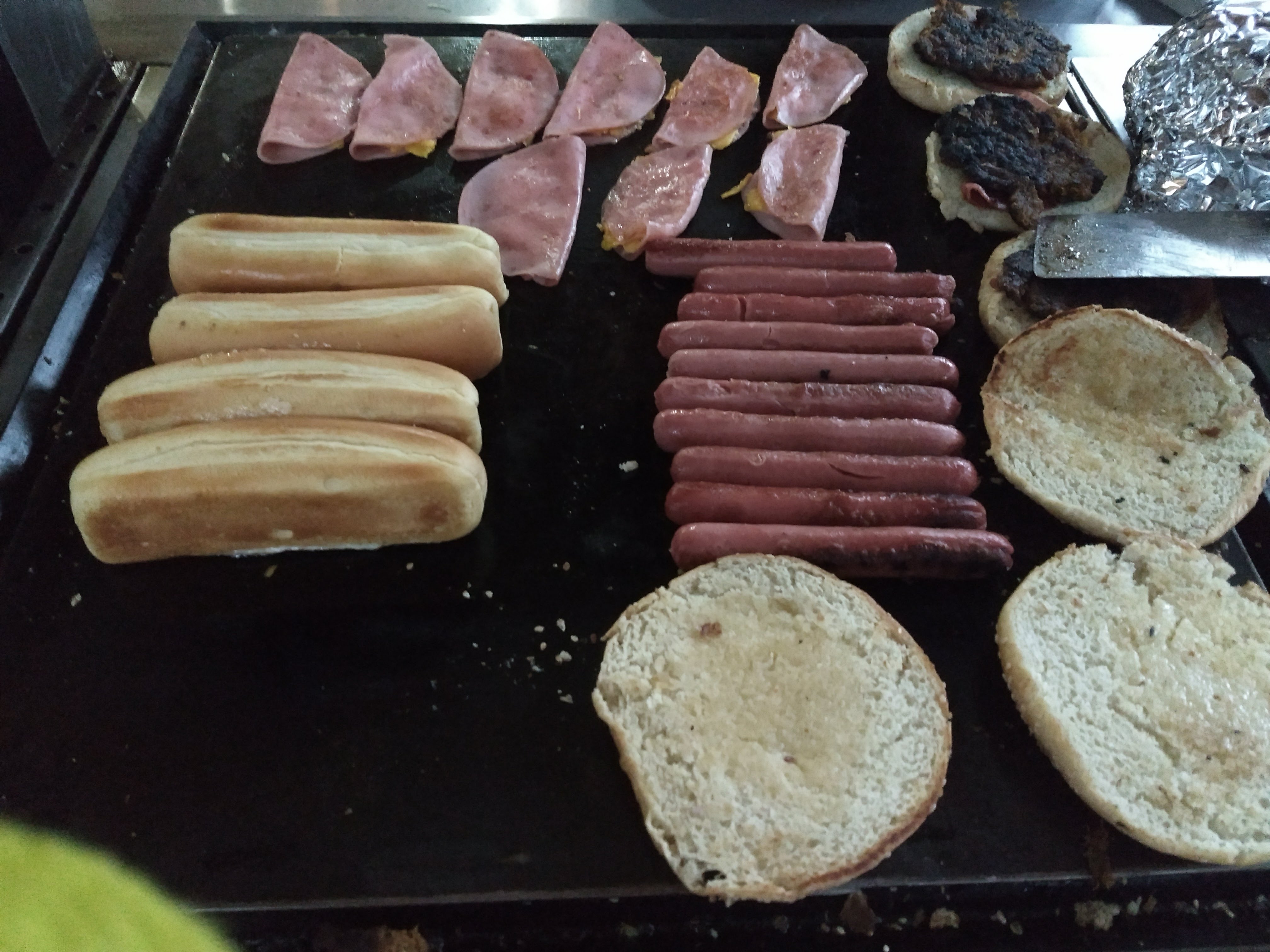 Hamburguesas Y Dogos Chivopinto image 1