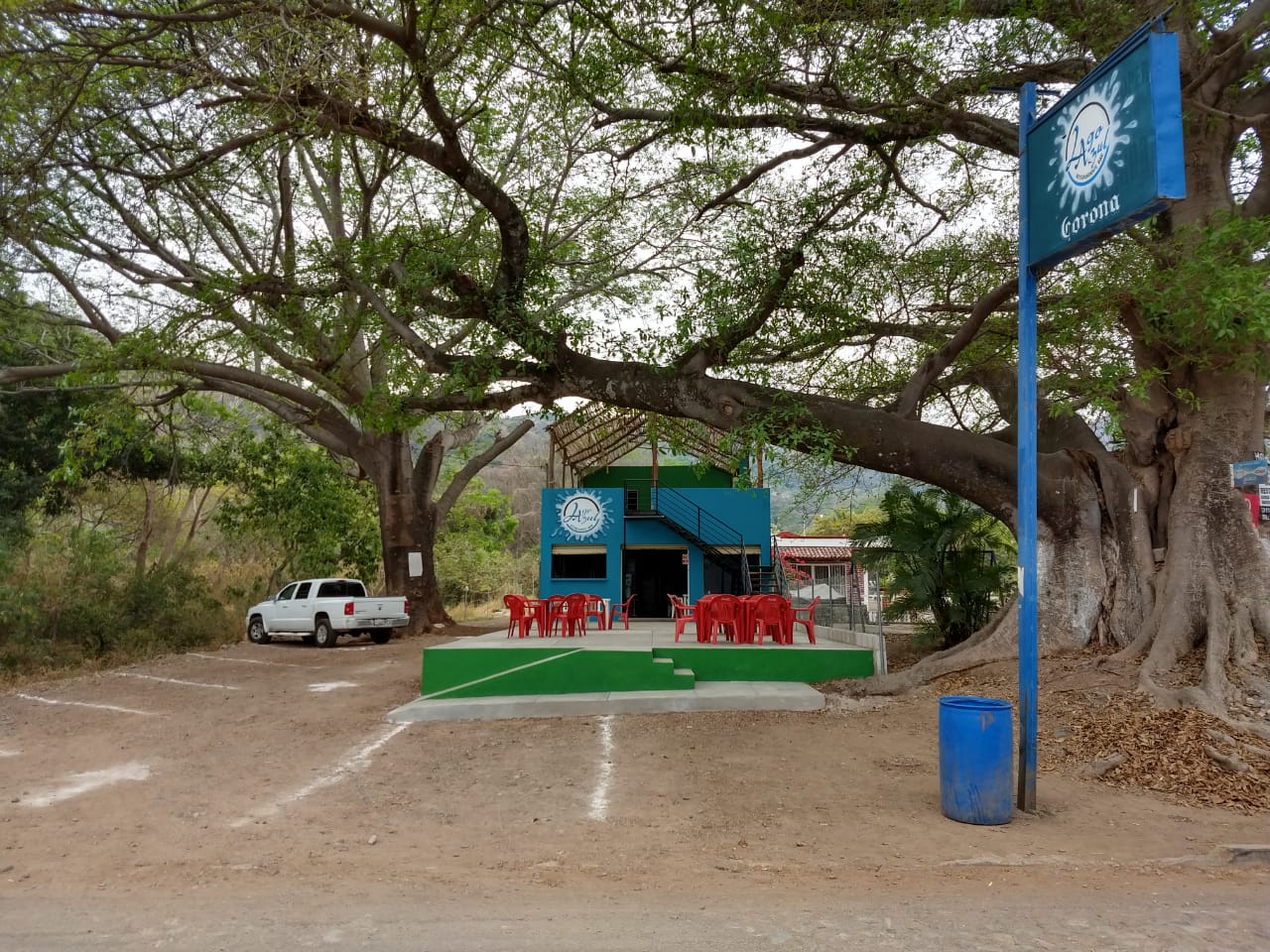 Lago Azul Restaurante Bar image 3