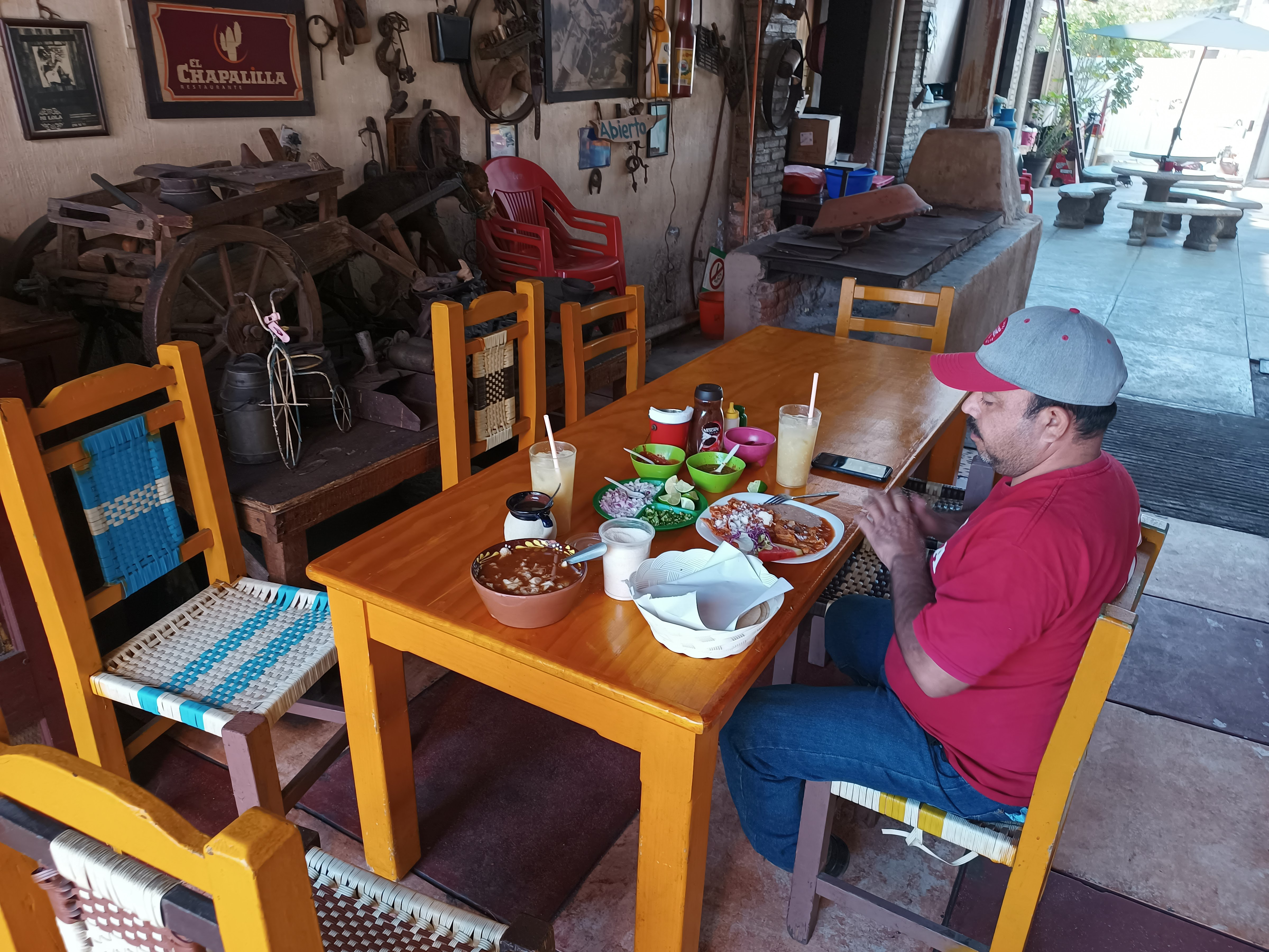 El Chapalilla Restaurant image 1