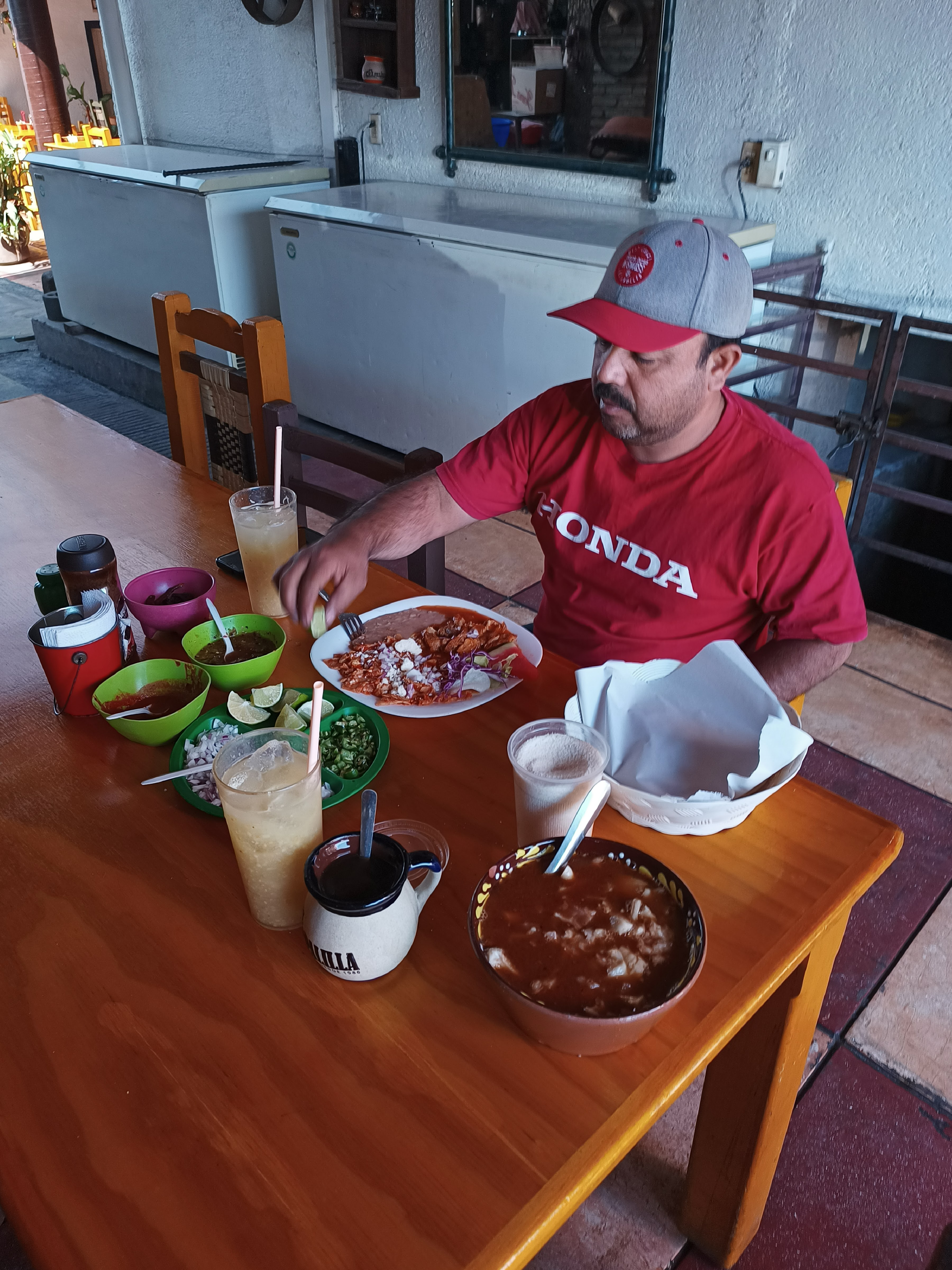 El Chapalilla Restaurant image 2