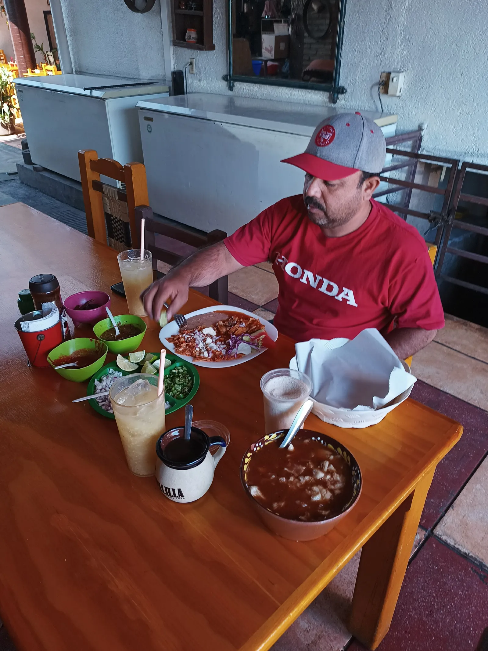 El Chapalilla Restaurant image 2