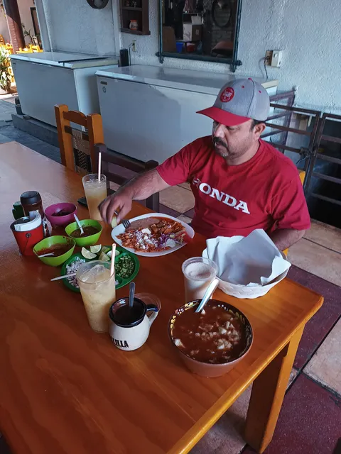 El Chapalilla Restaurant image 2