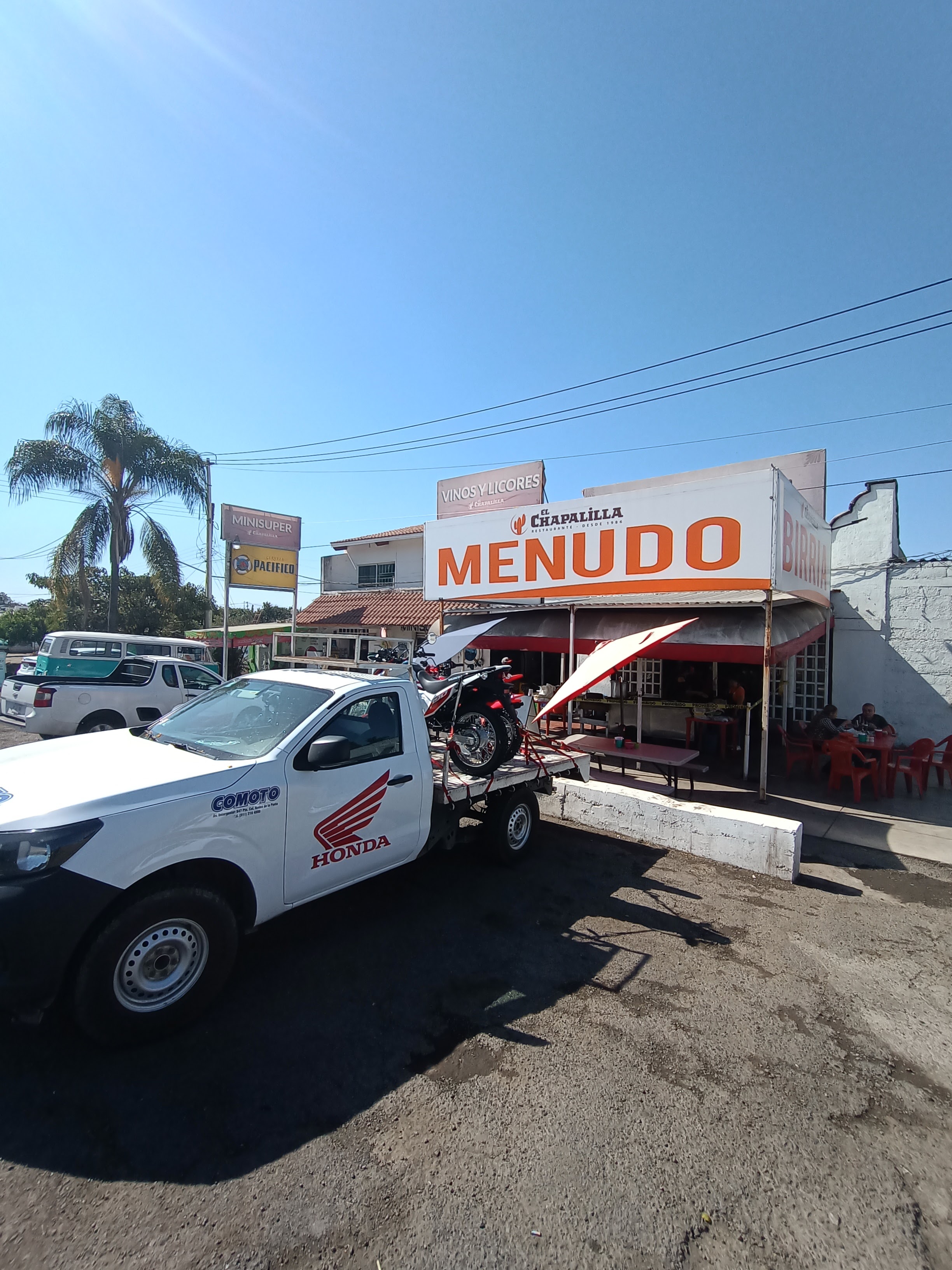 El Chapalilla Restaurant image 3