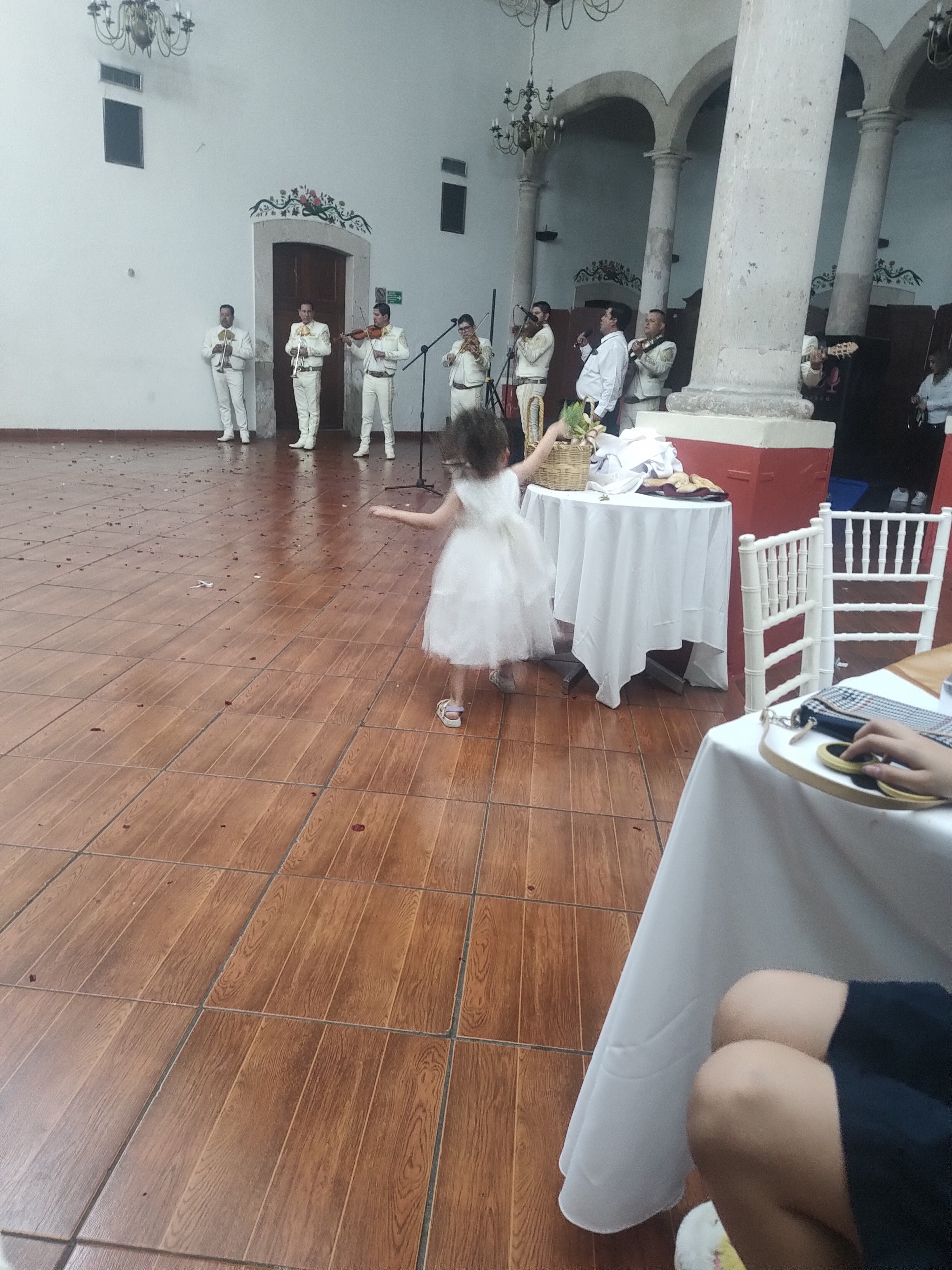 SALON VITRALES RESTAURANT LA NORIA image 10