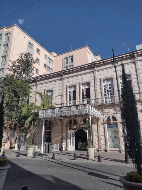 Sanborns image 4