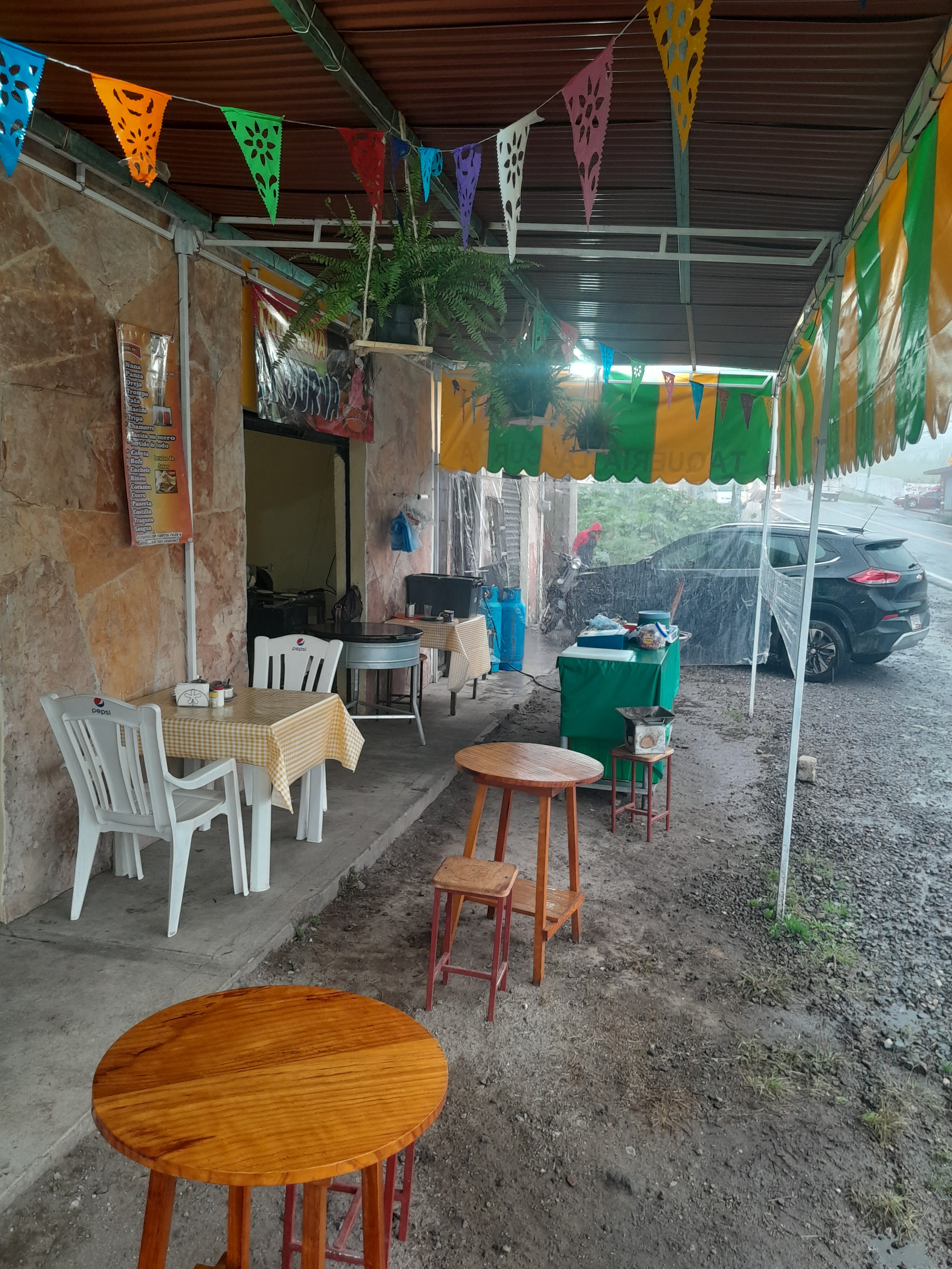 Taqueria la curva image 1
